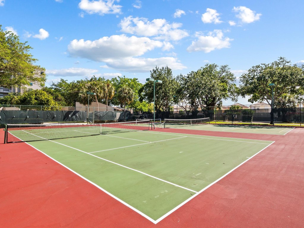 3930 Inverrary Blvd 606-D