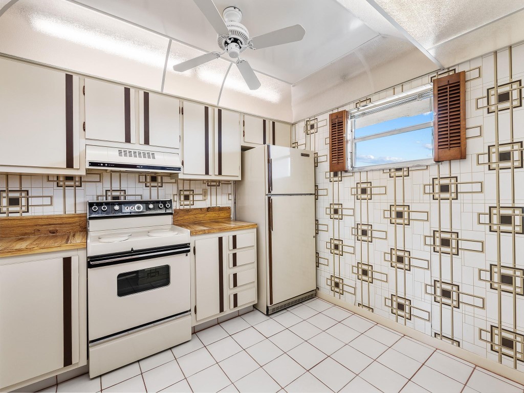 3930 Inverrary Blvd 606-D