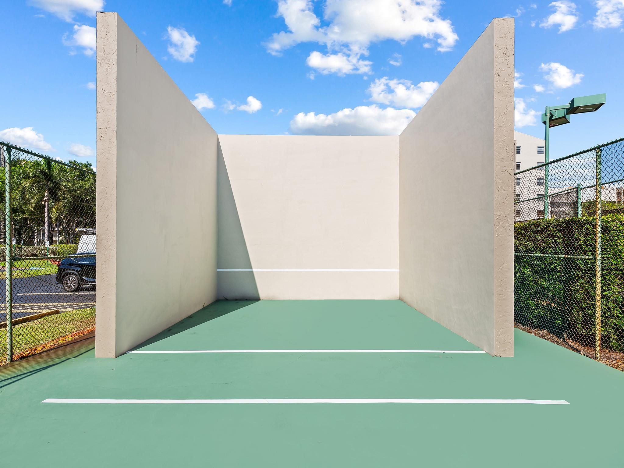 3930 Inverrary Blvd 606-D