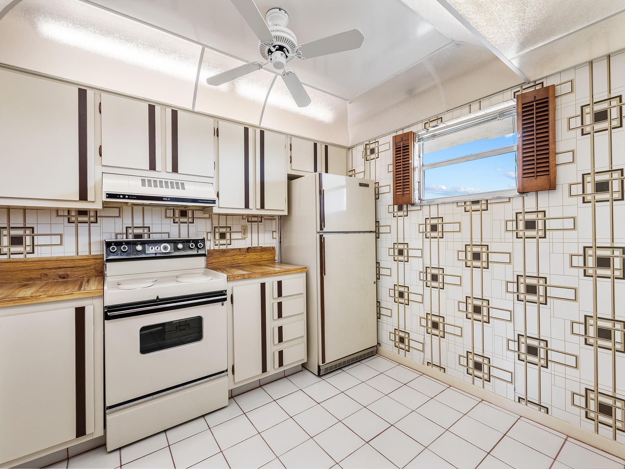 3930 Inverrary Blvd 606-D