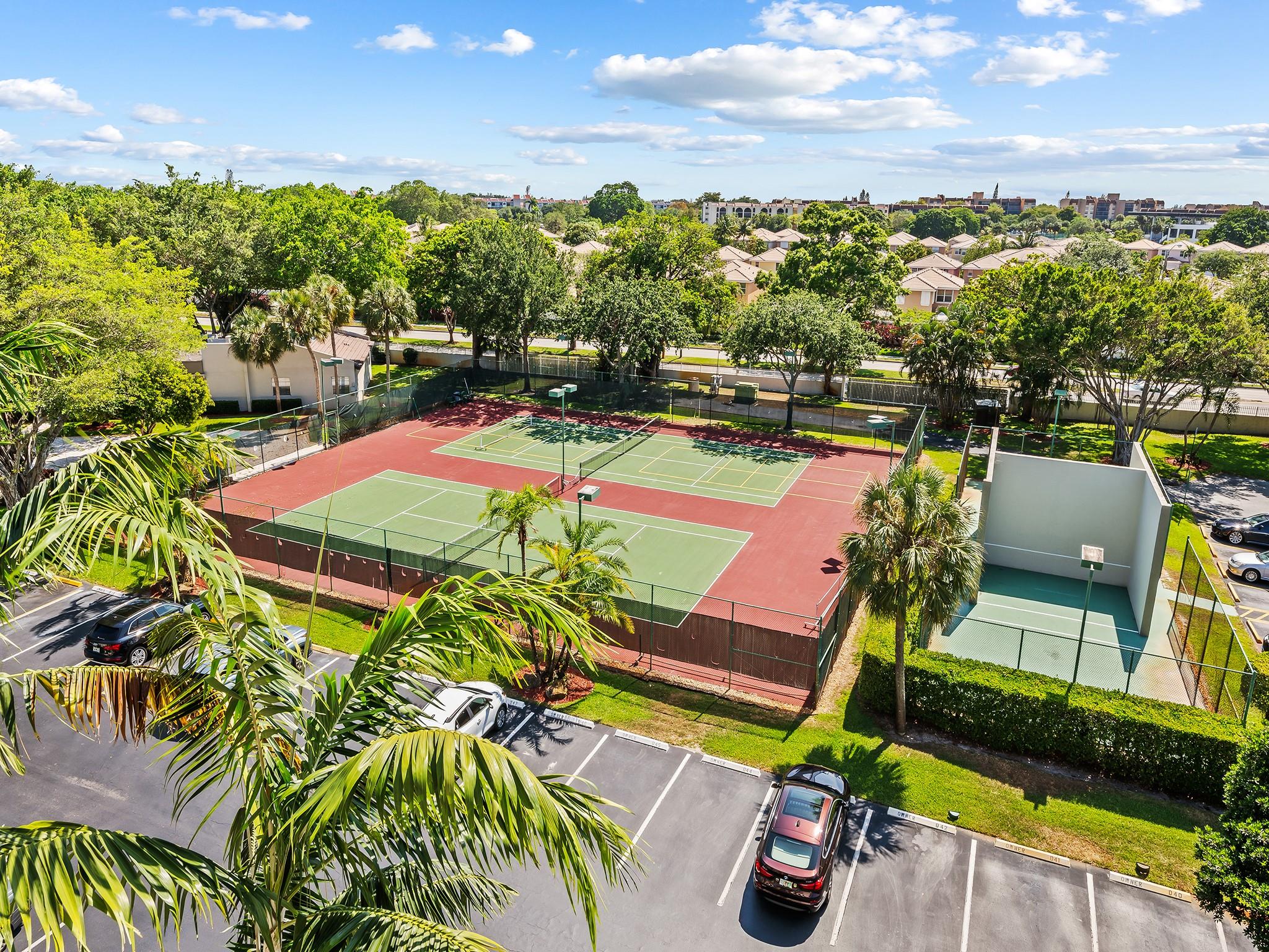 3930 Inverrary Blvd 606-D