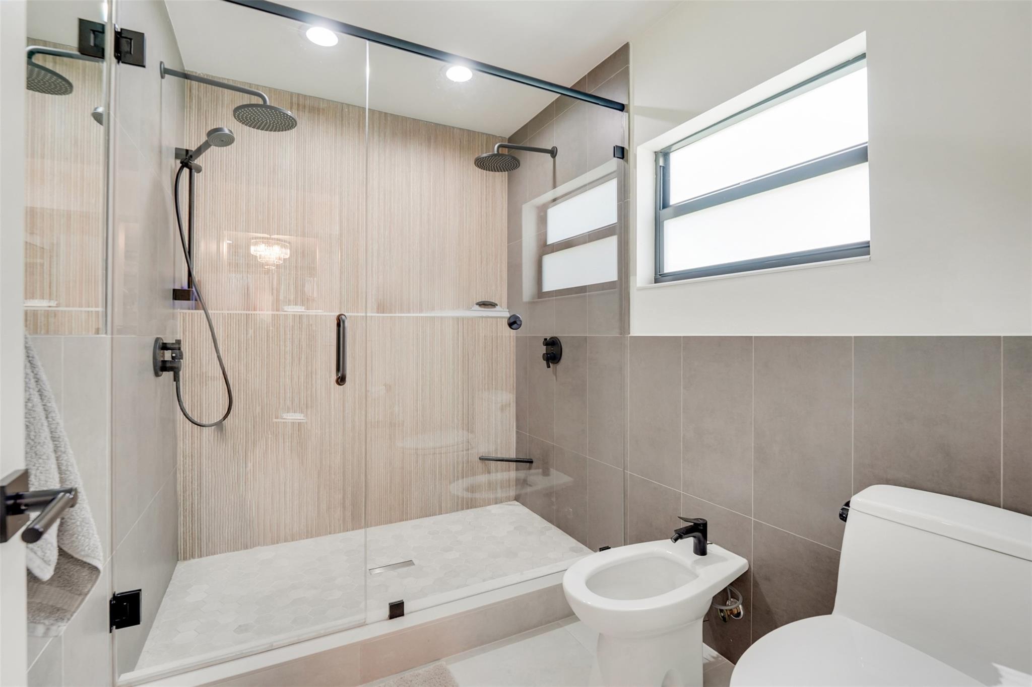 8569 Casa Del Lago