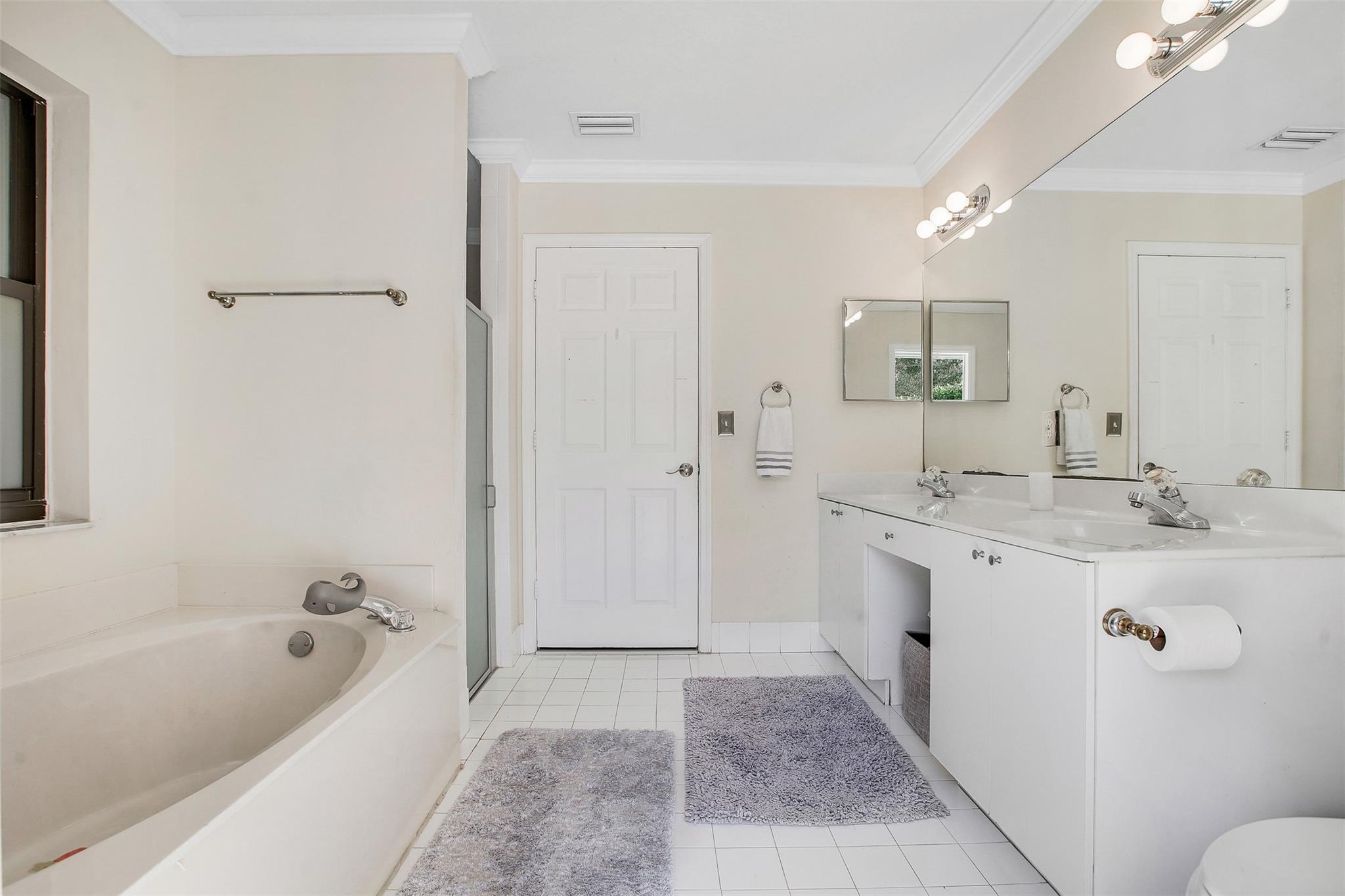 10918 NW 56th Court
