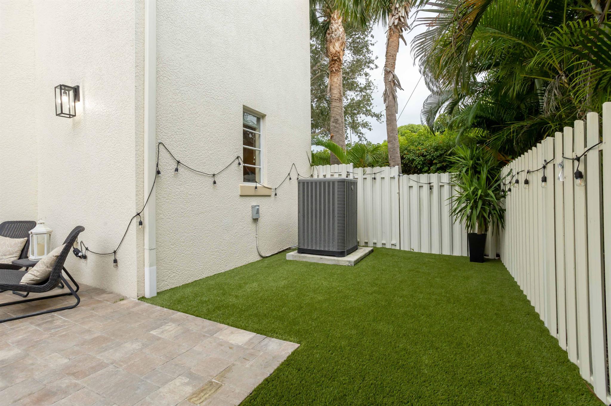 133 Via Poinciana Lane