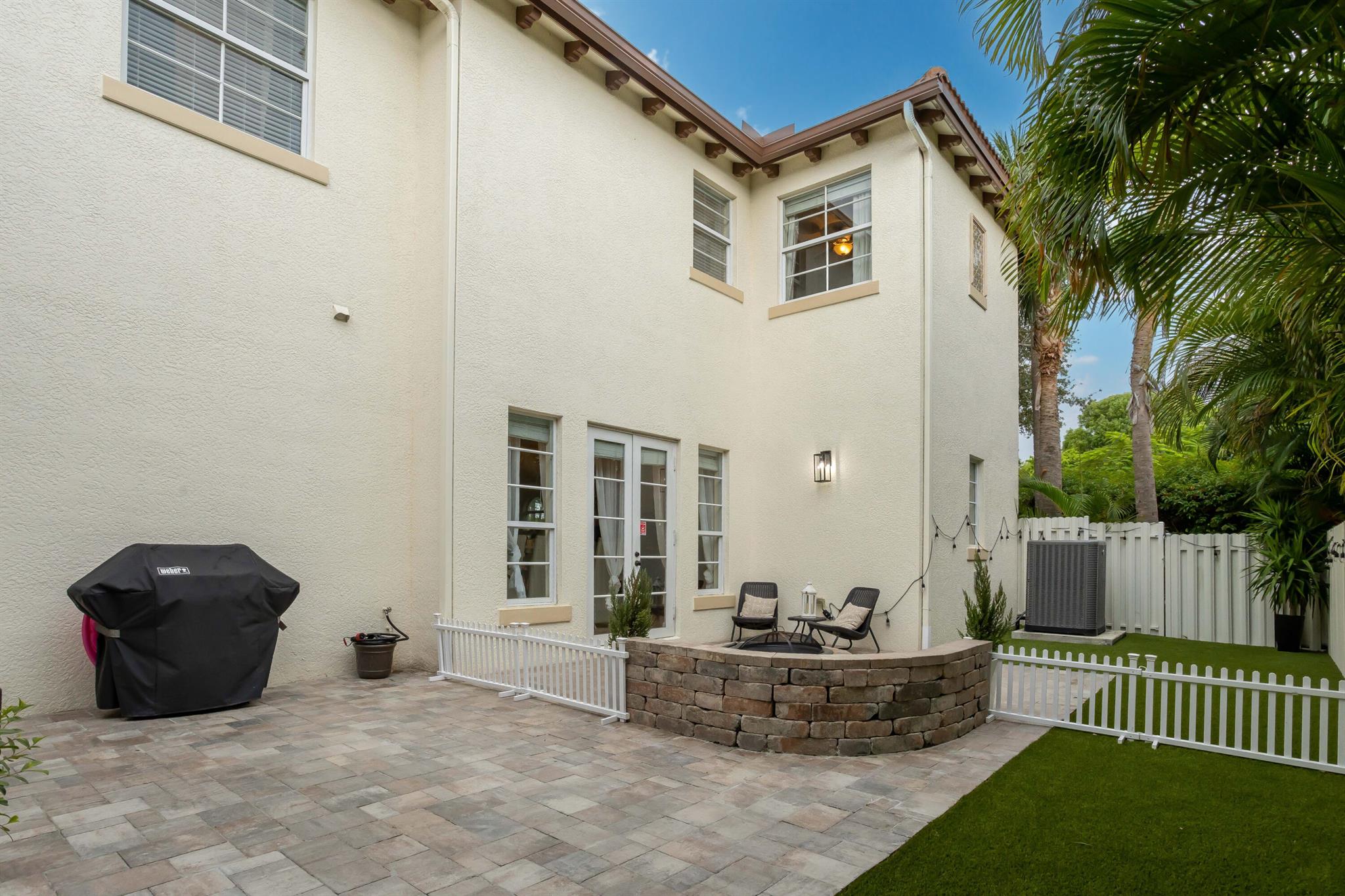 133 Via Poinciana Lane