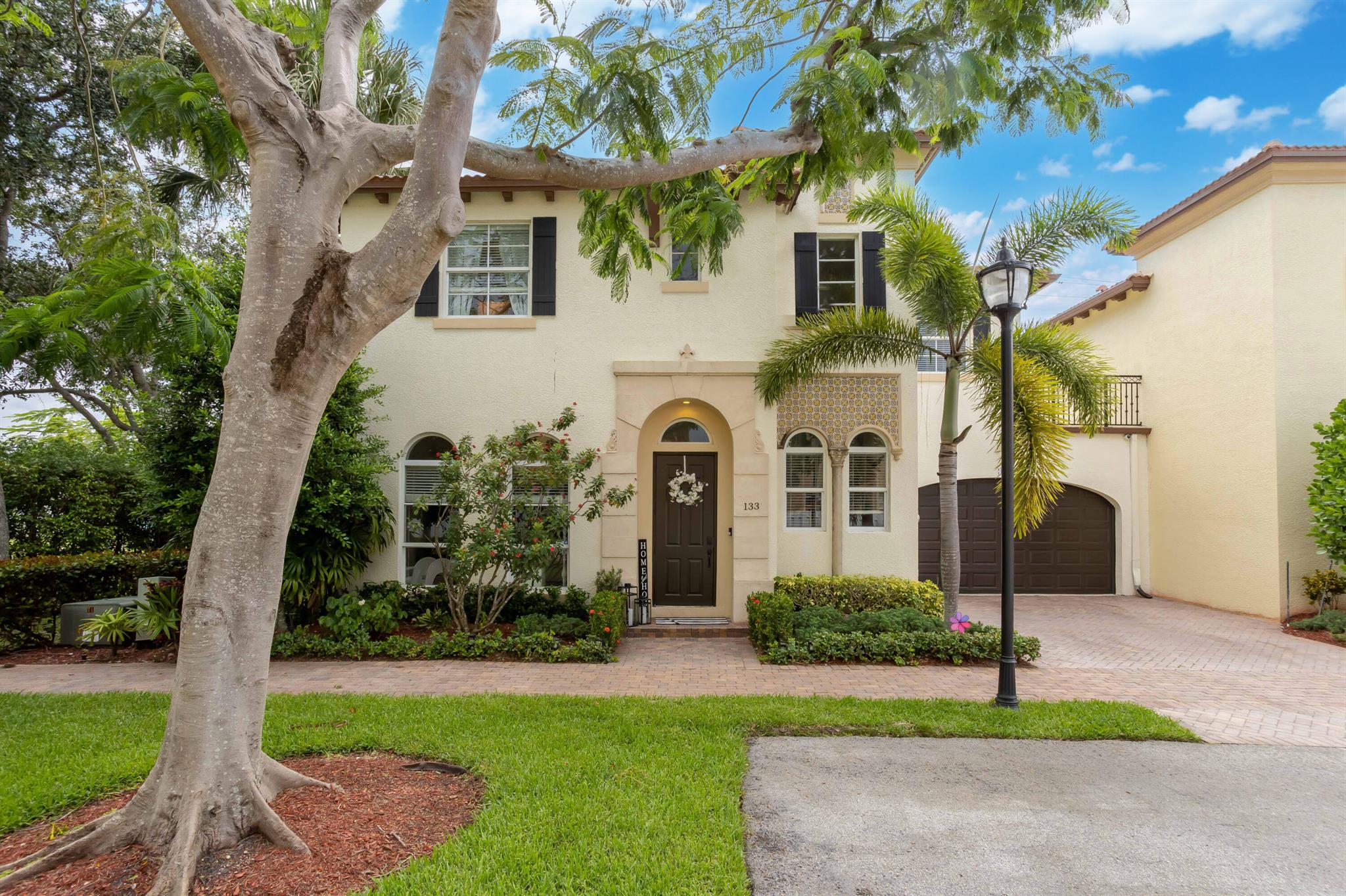 133 Via Poinciana Lane