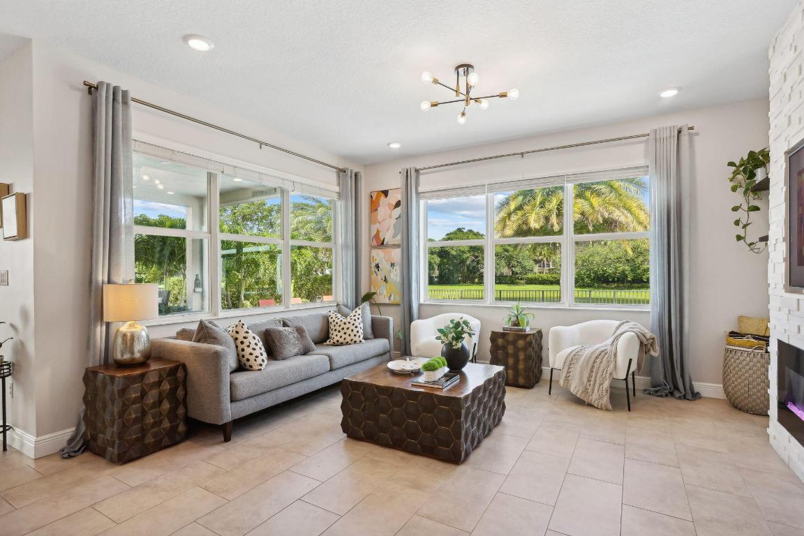 990 Veleiros Boulevard