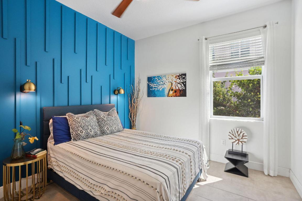 990 Veleiros Boulevard