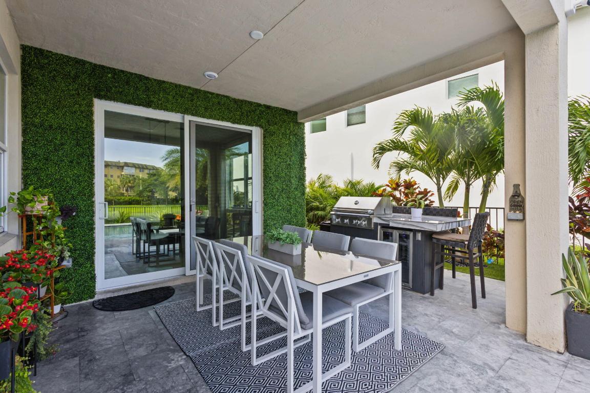 990 Veleiros Boulevard