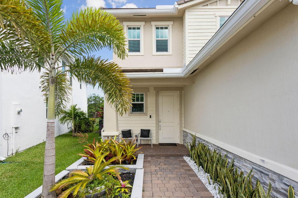 990 Veleiros Boulevard