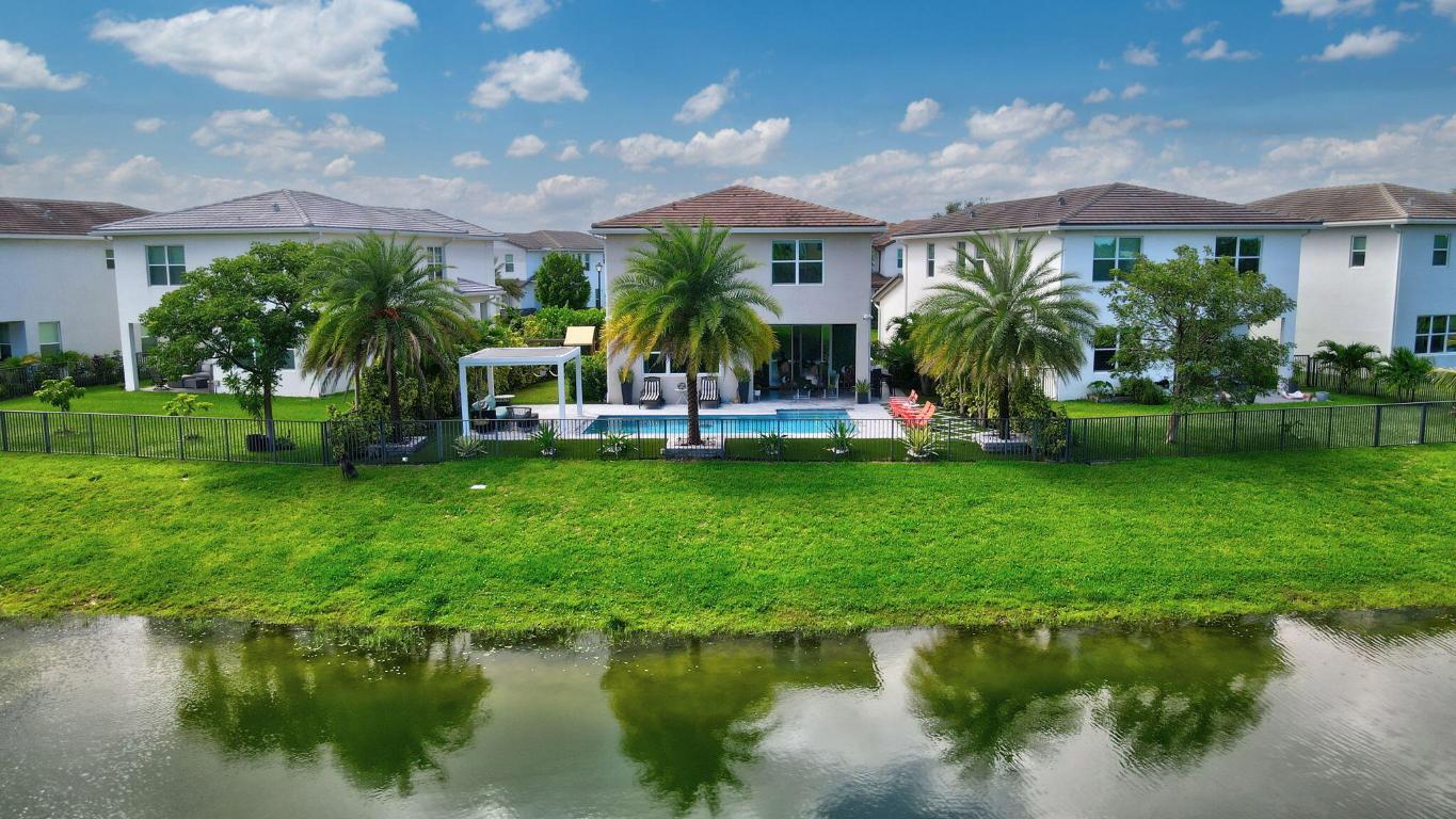 990 Veleiros Boulevard