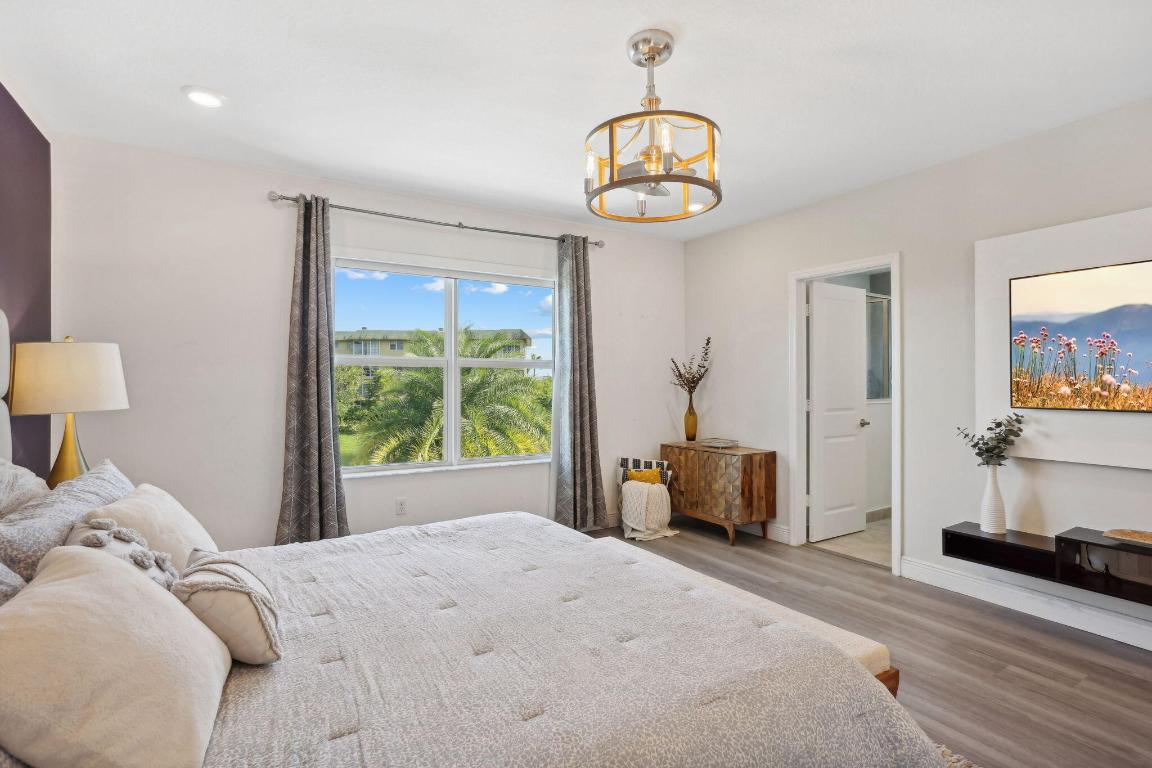 990 Veleiros Boulevard