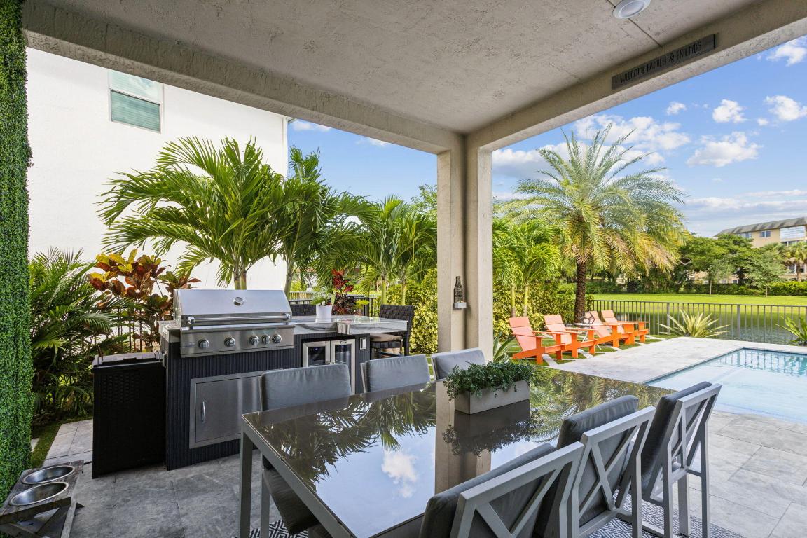 990 Veleiros Boulevard