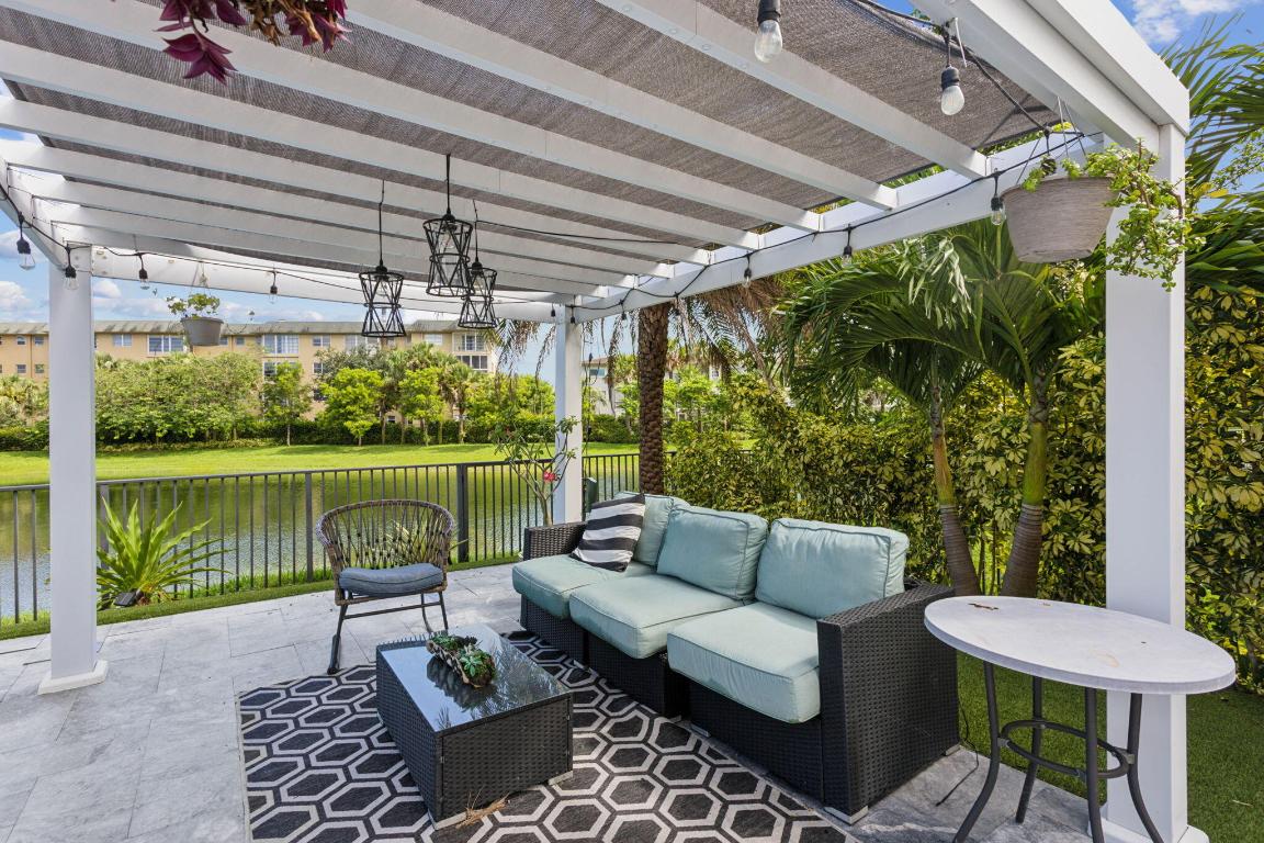 990 Veleiros Boulevard