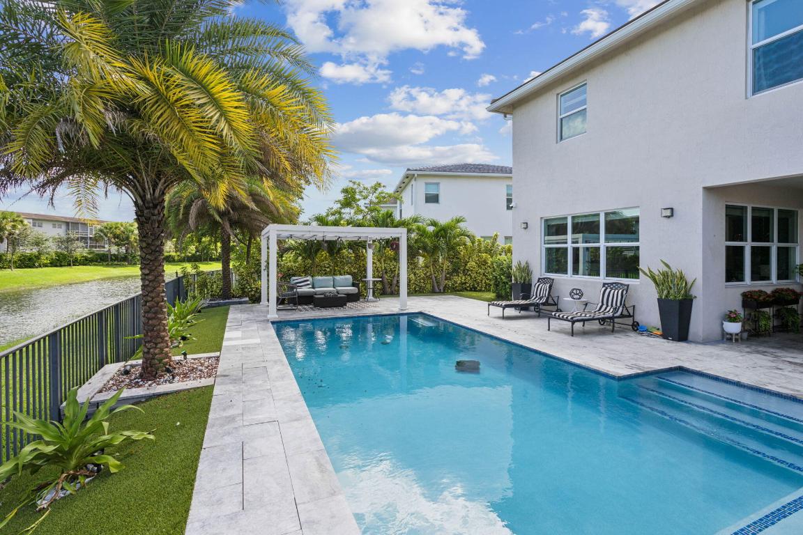 990 Veleiros Boulevard