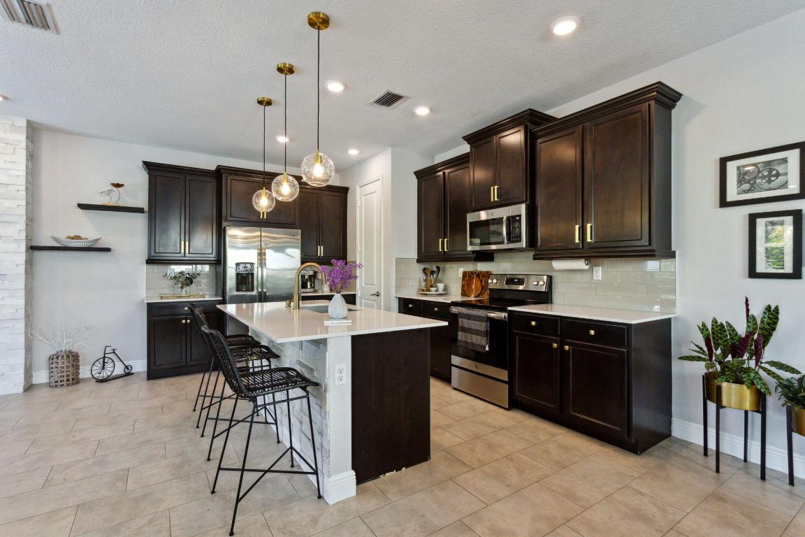 990 Veleiros Boulevard