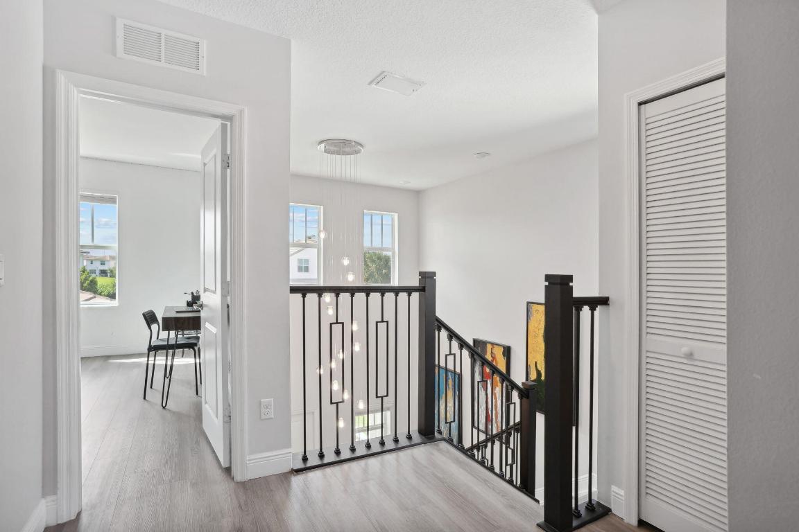 990 Veleiros Boulevard