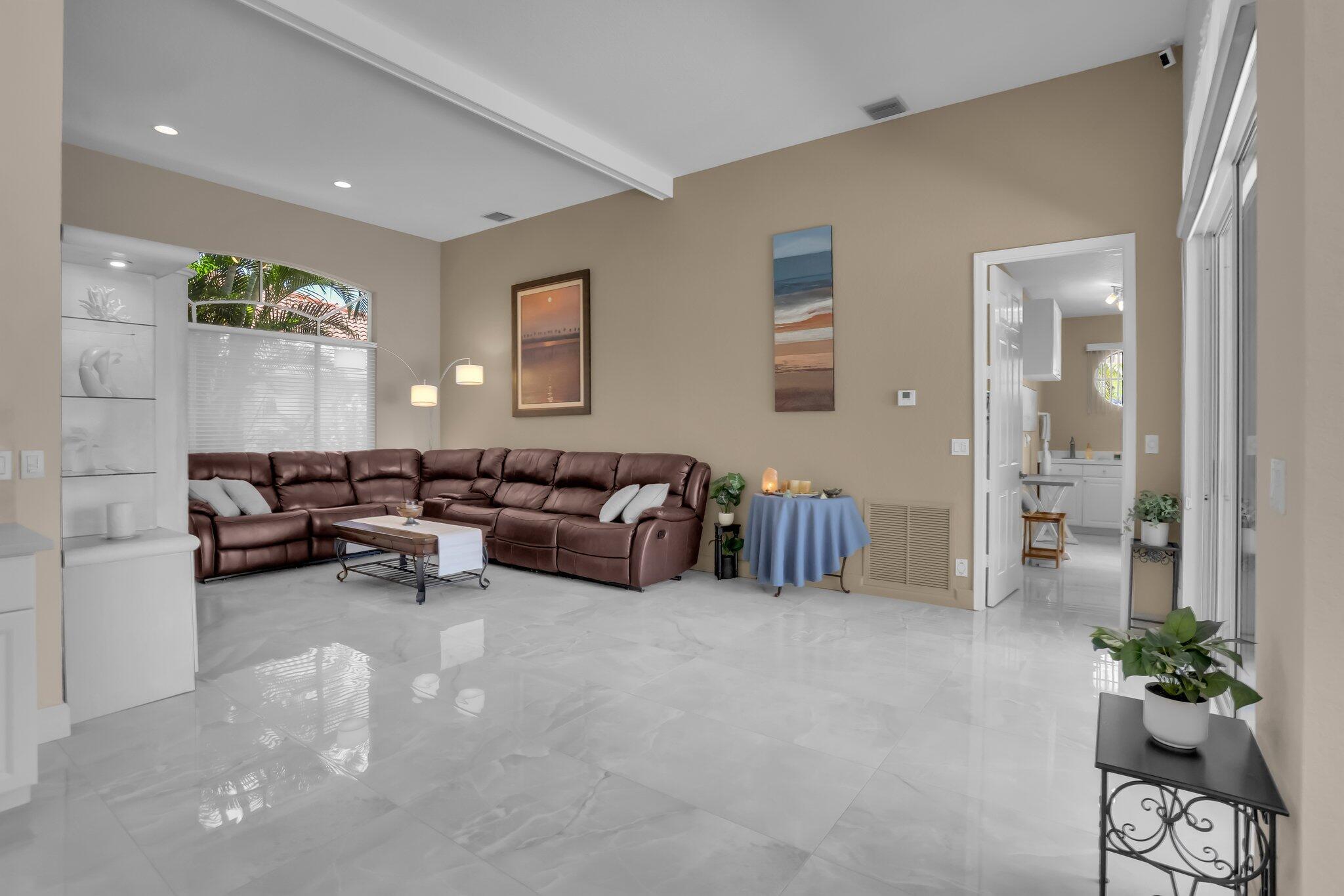 6154 Vista Linda Lane