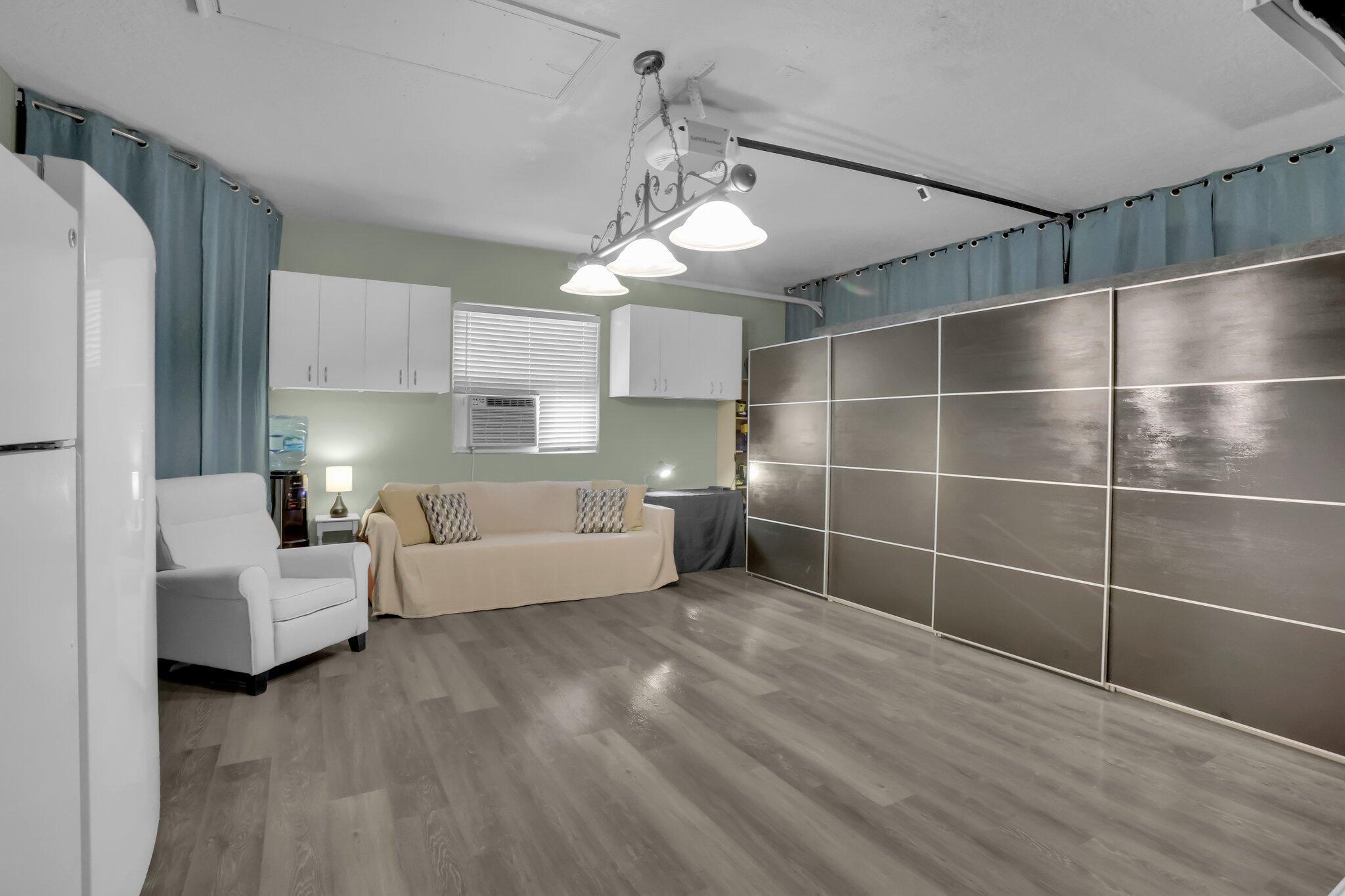 6154 Vista Linda Lane