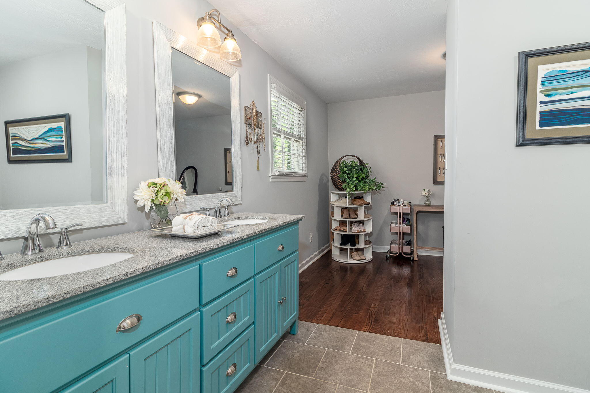 302 KENNELWORTH Place