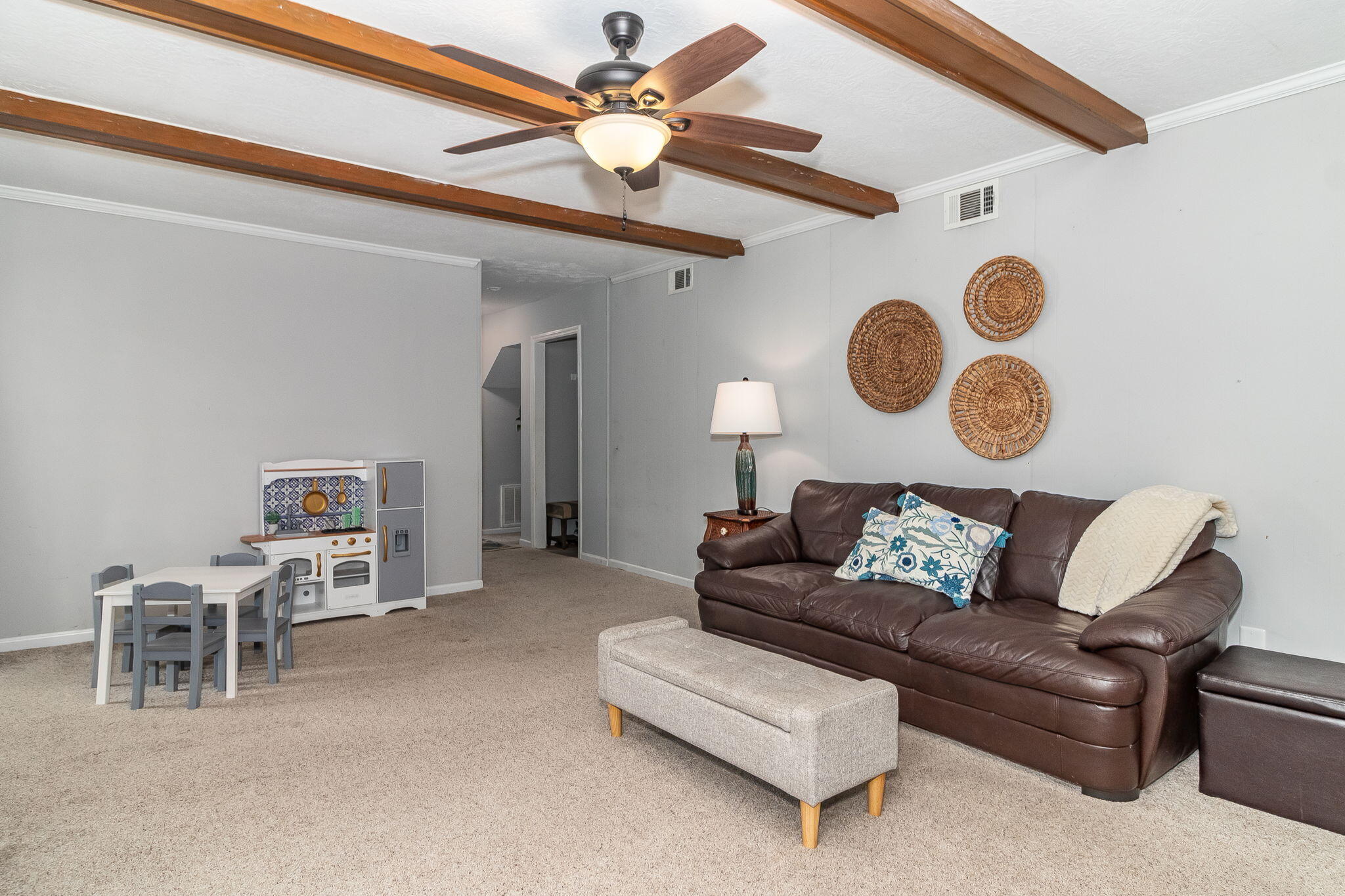 302 KENNELWORTH Place