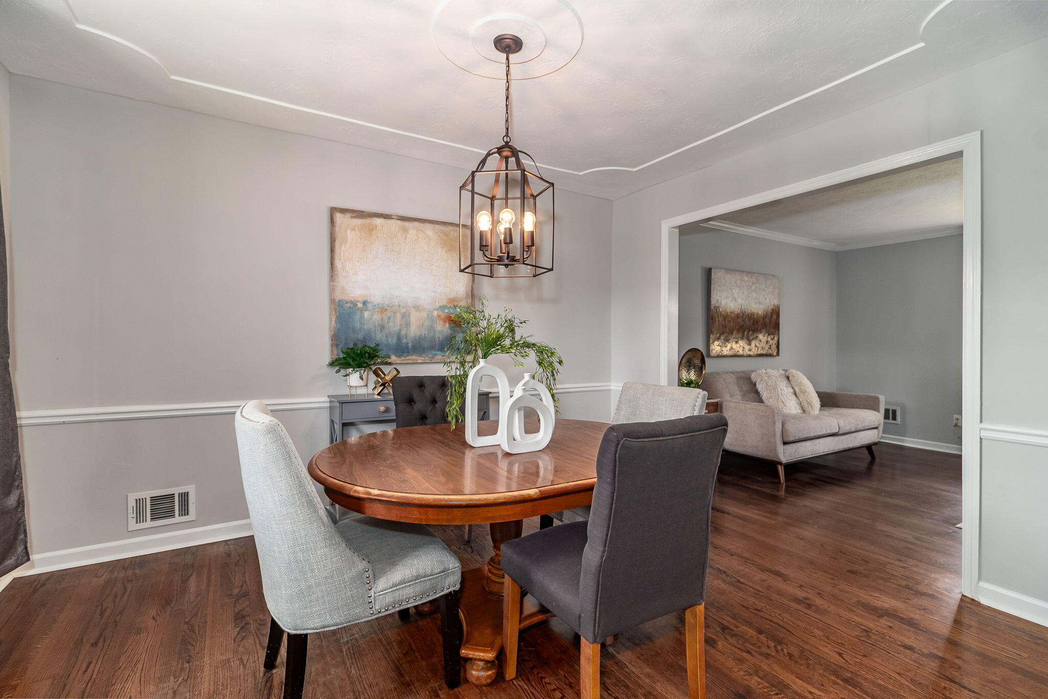 302 KENNELWORTH Place