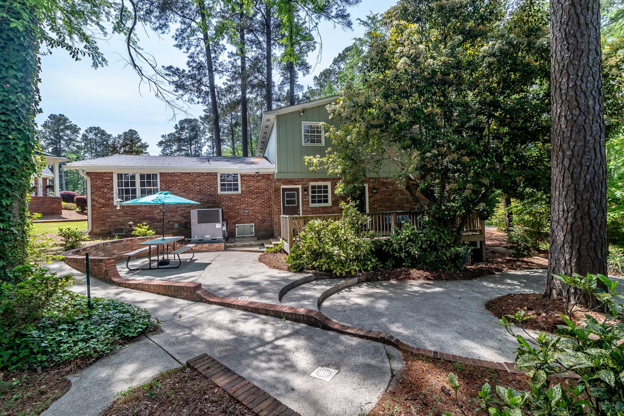 302 KENNELWORTH Place