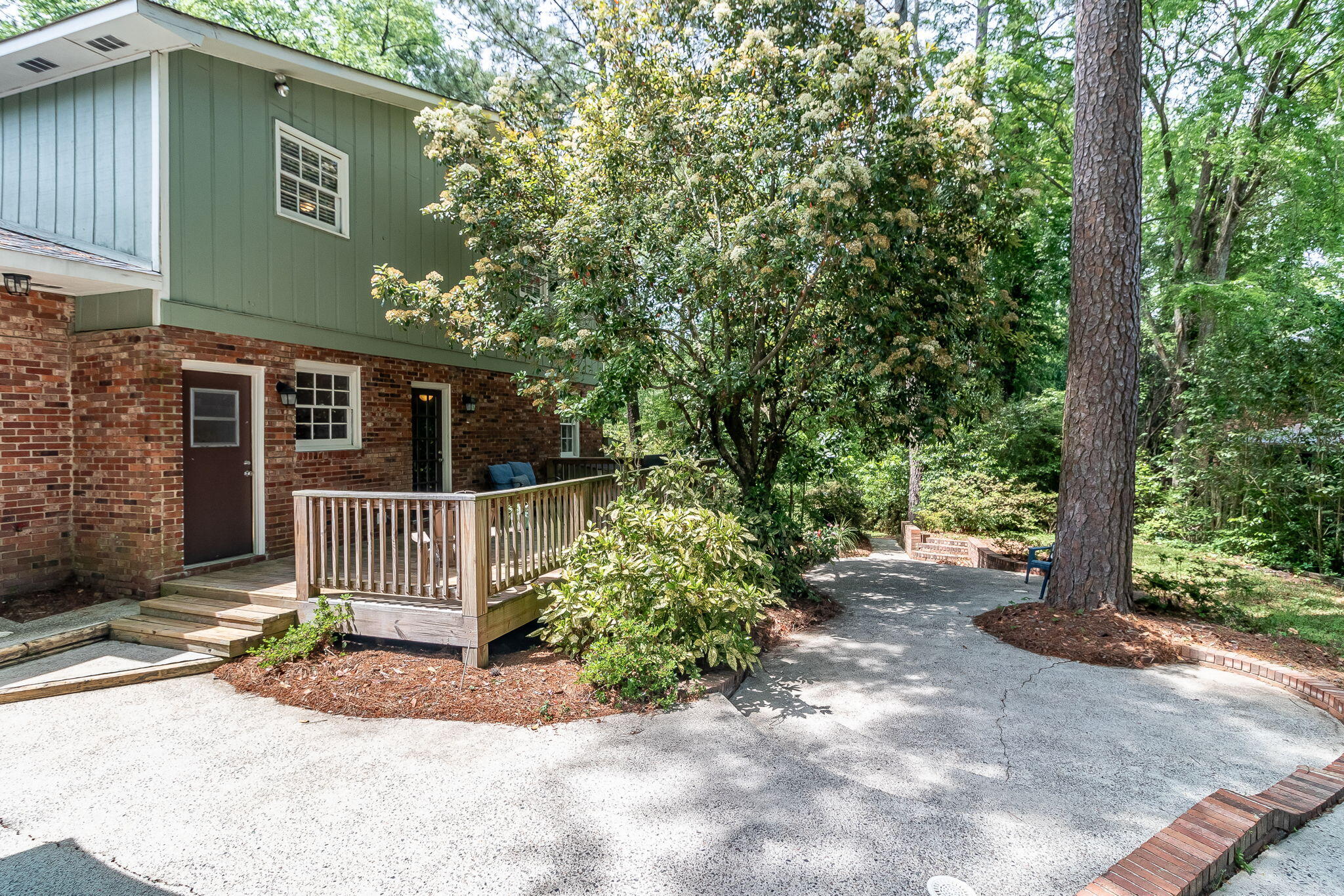 302 KENNELWORTH Place