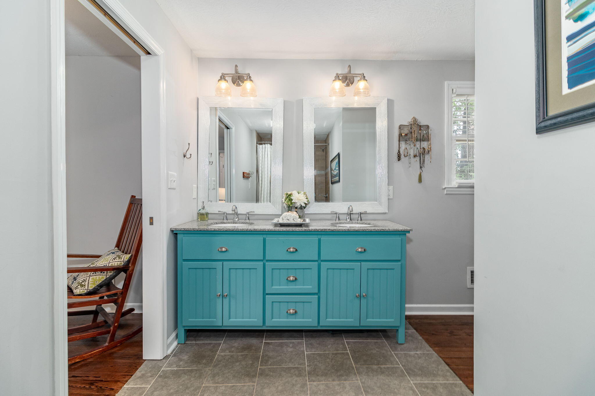 302 KENNELWORTH Place