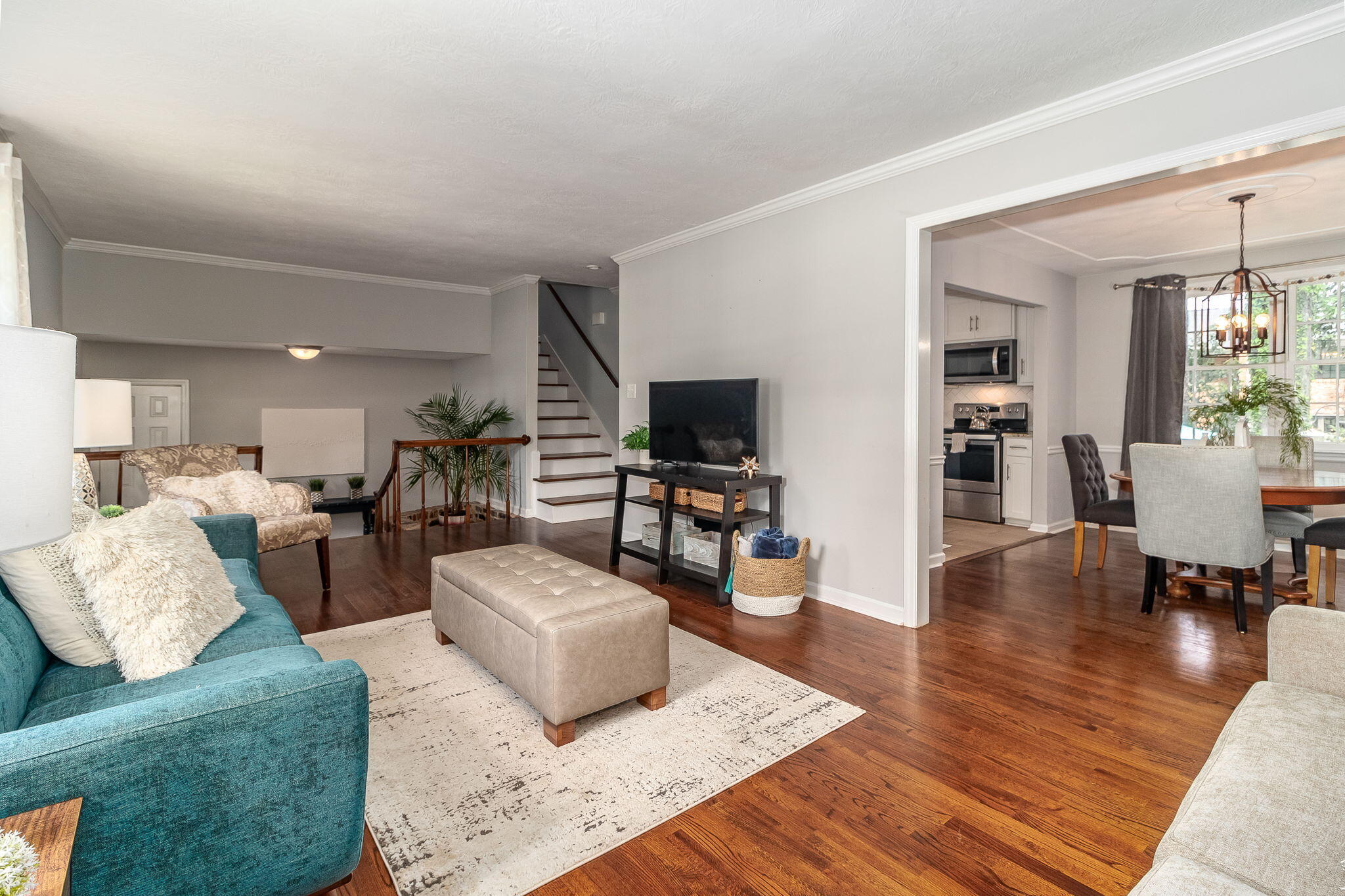 302 KENNELWORTH Place