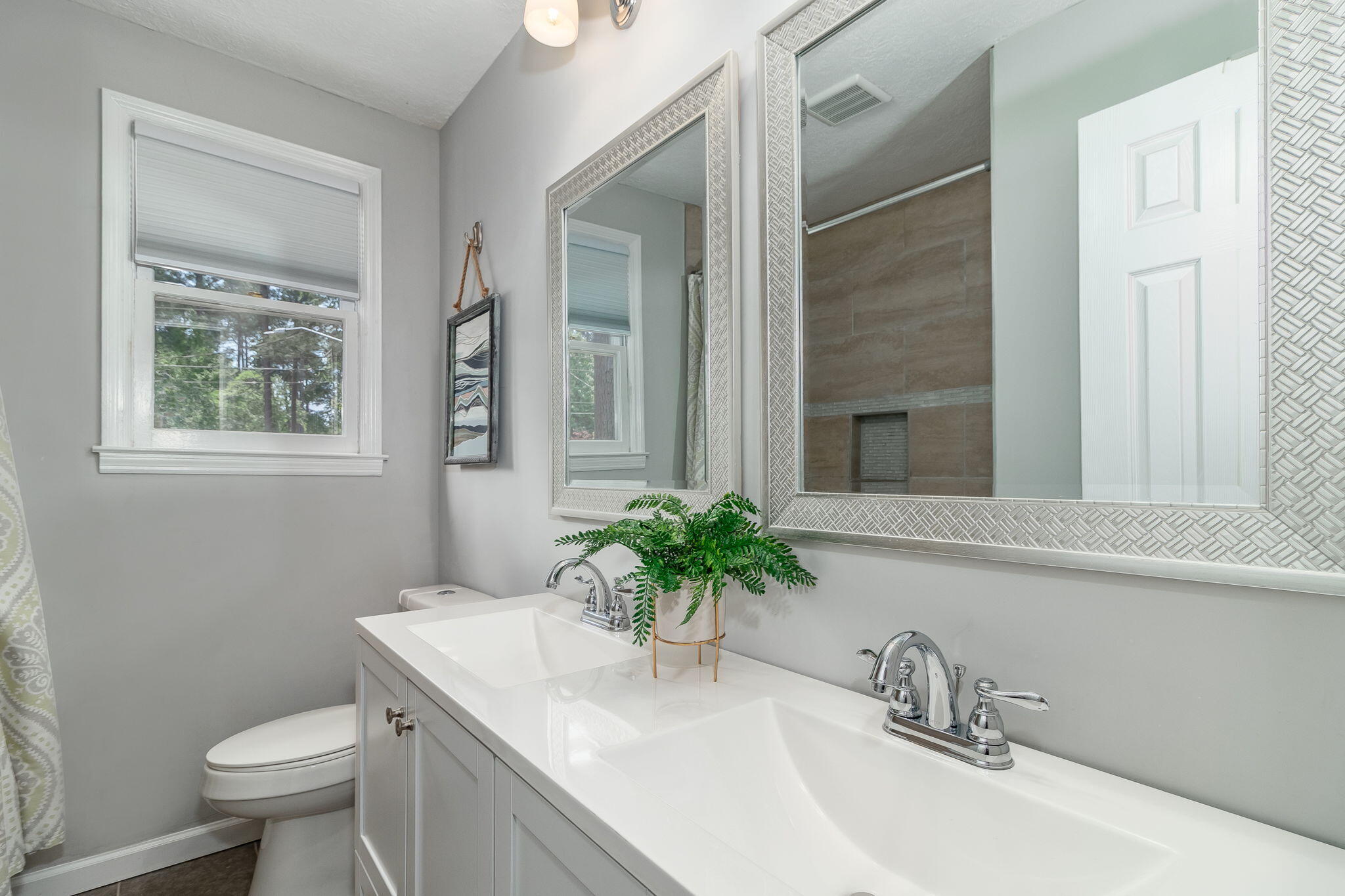 302 KENNELWORTH Place