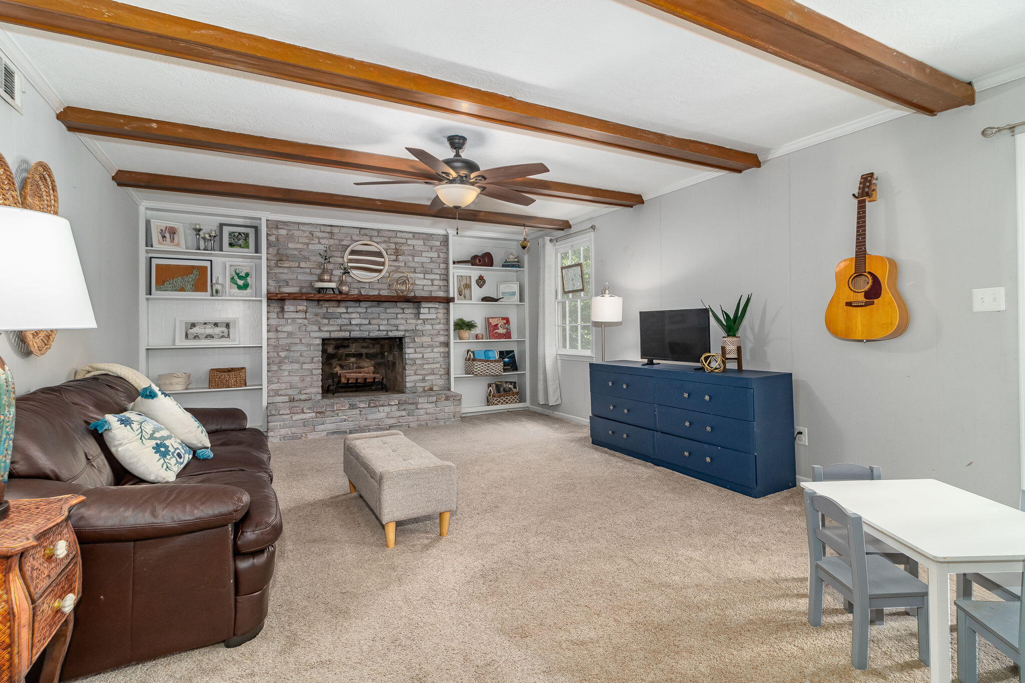 302 KENNELWORTH Place