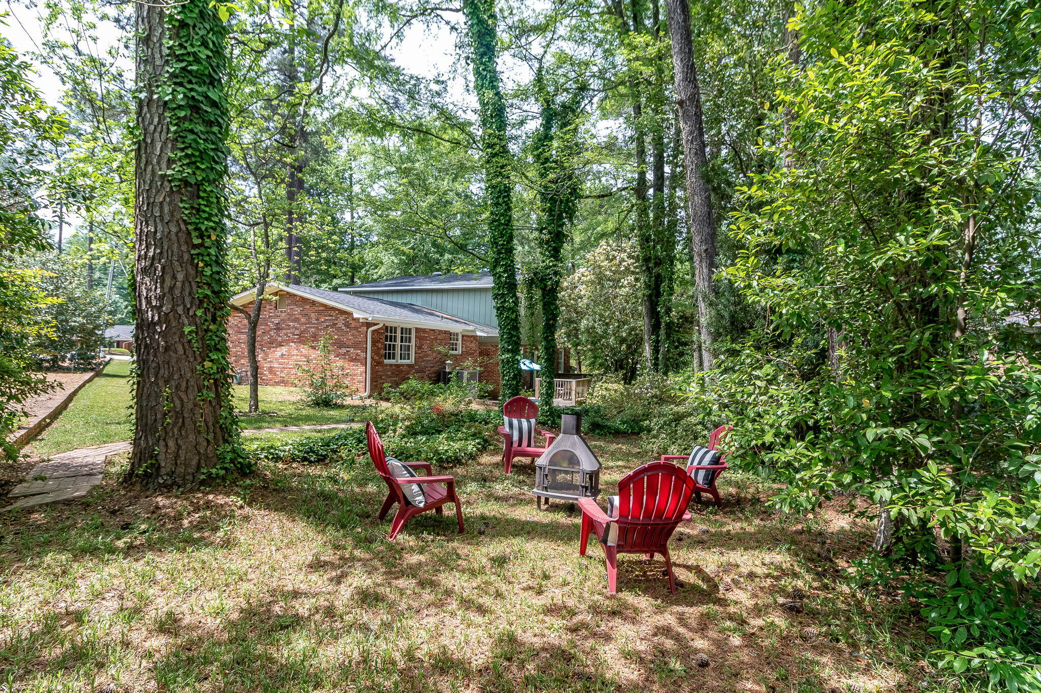 302 KENNELWORTH Place