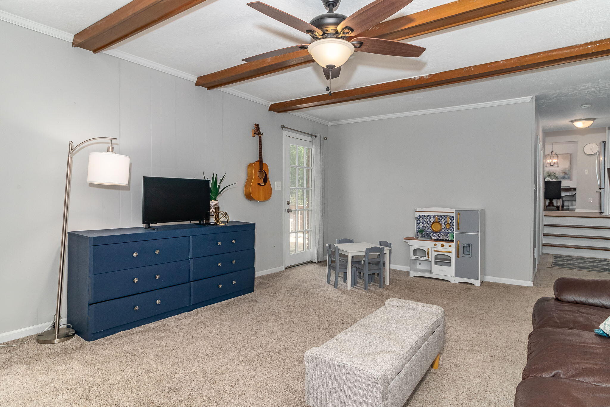 302 KENNELWORTH Place