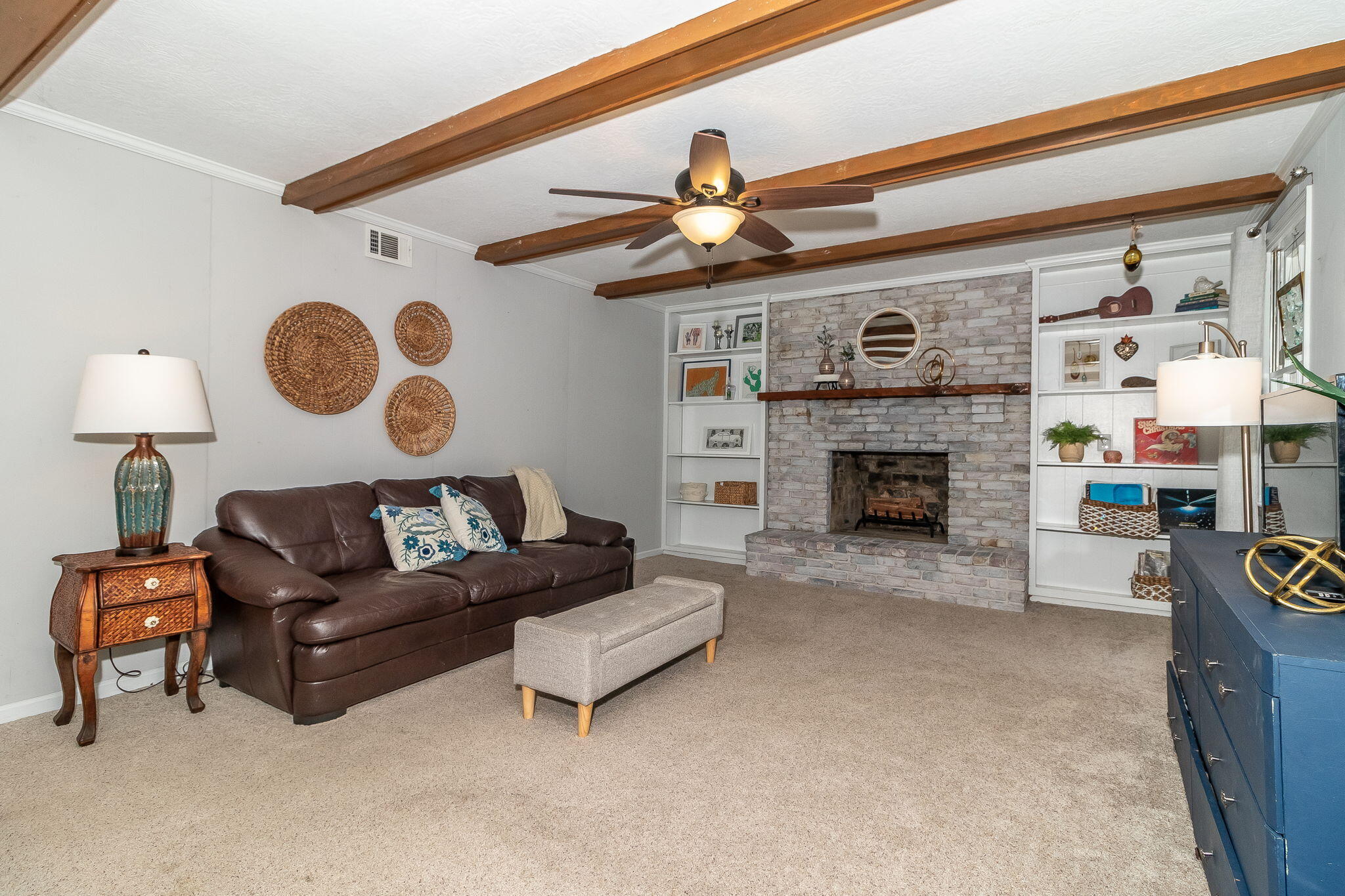 302 KENNELWORTH Place