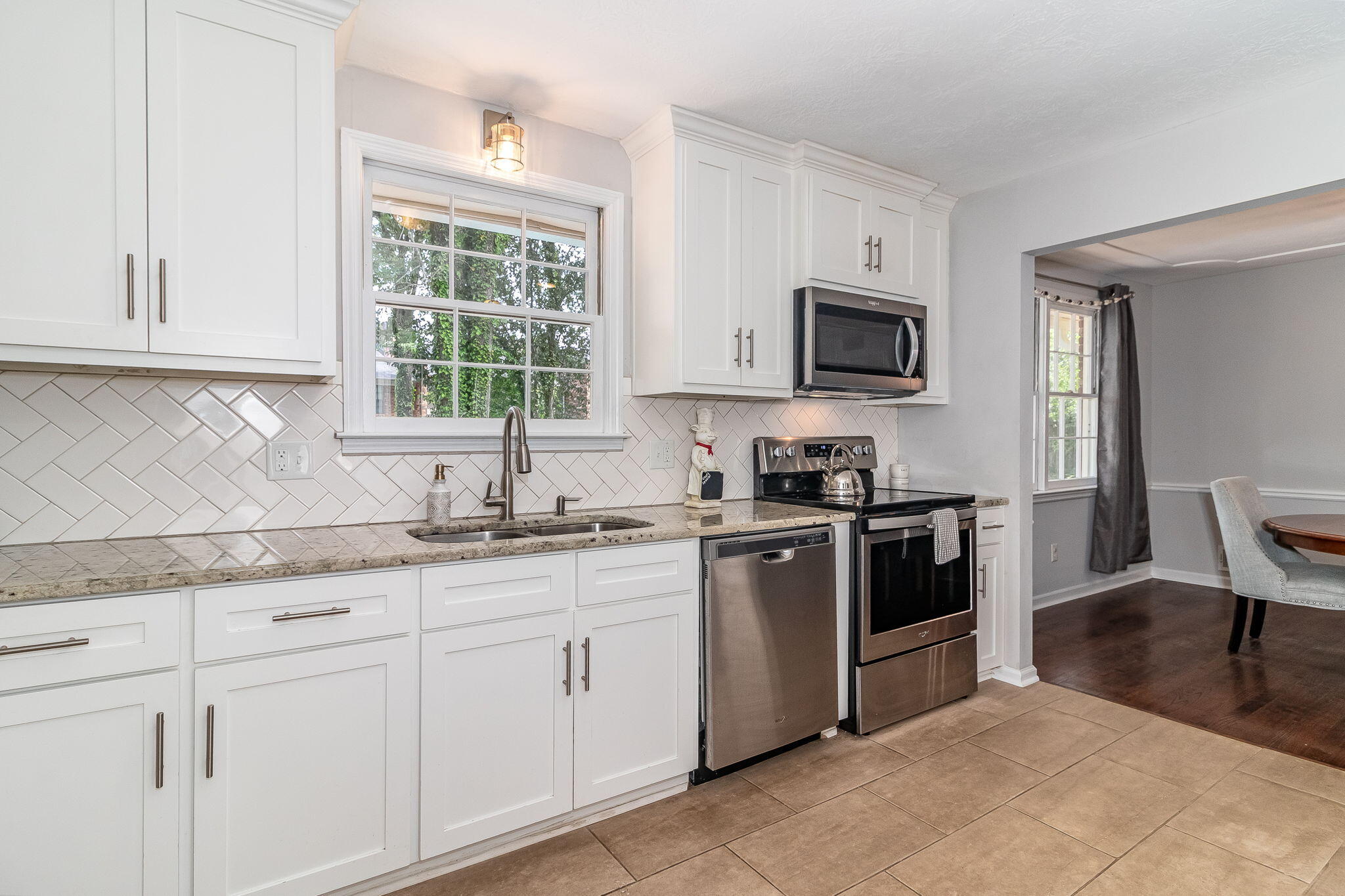 302 KENNELWORTH Place