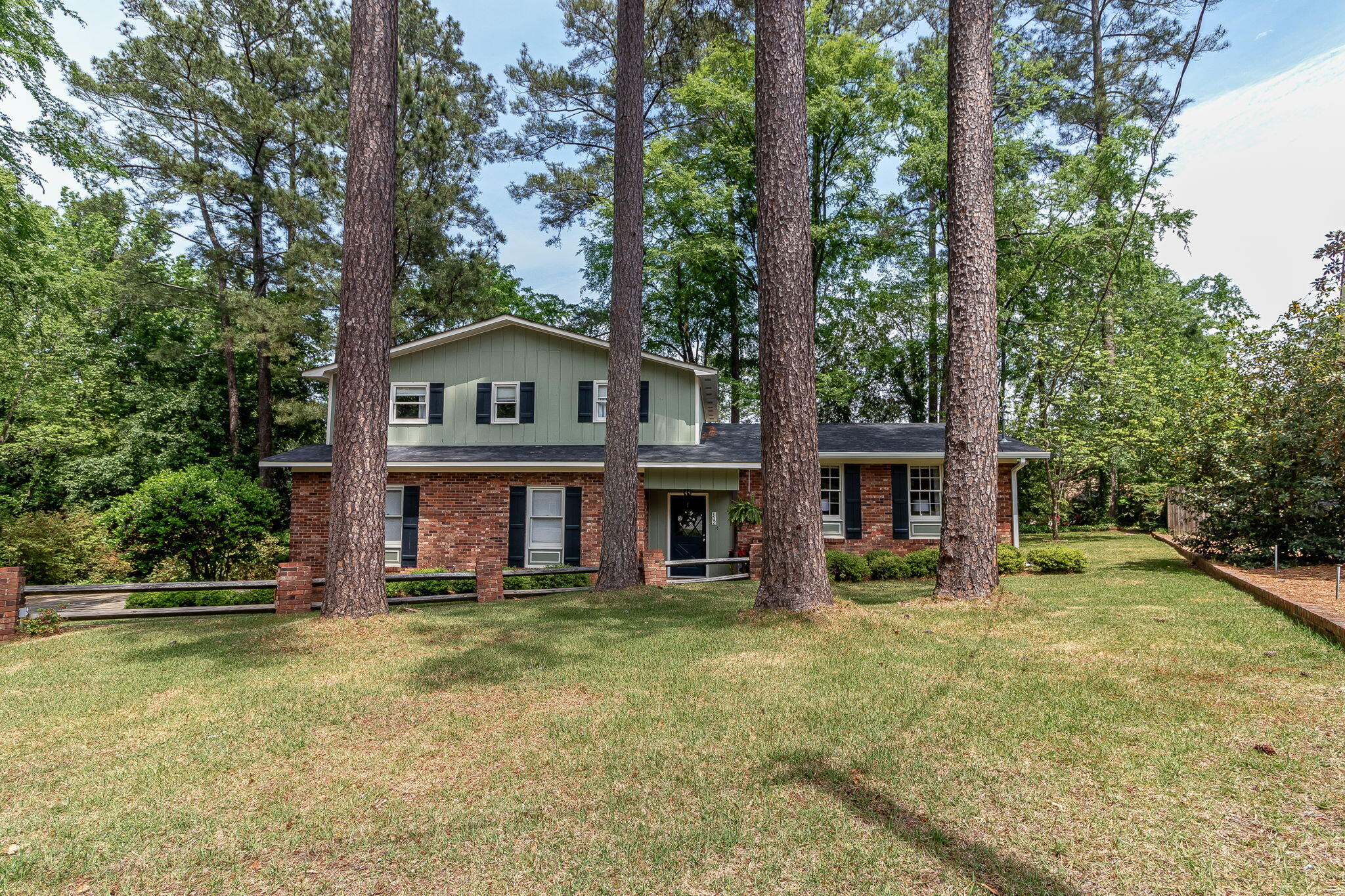 302 KENNELWORTH Place