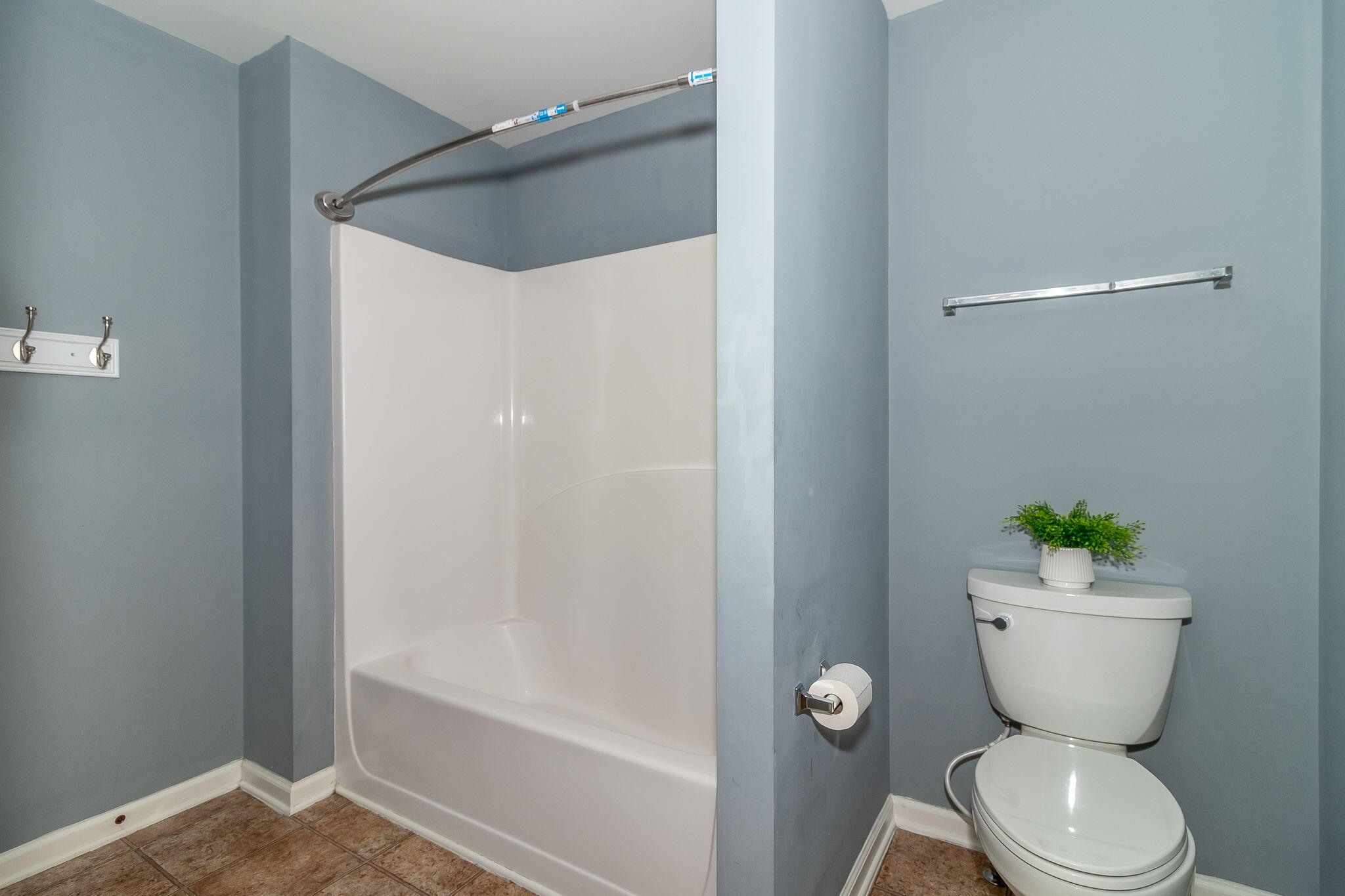 6077 REYNOLDS Circle