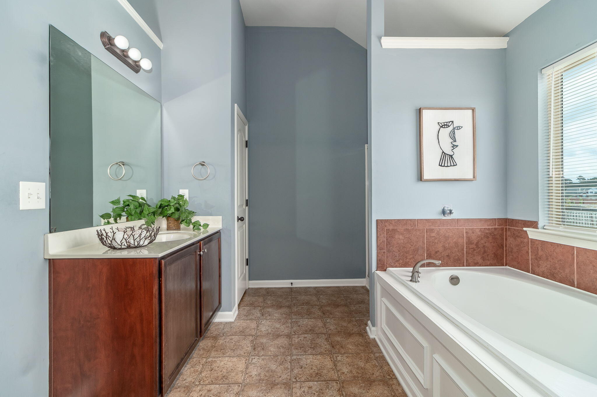 6077 REYNOLDS Circle