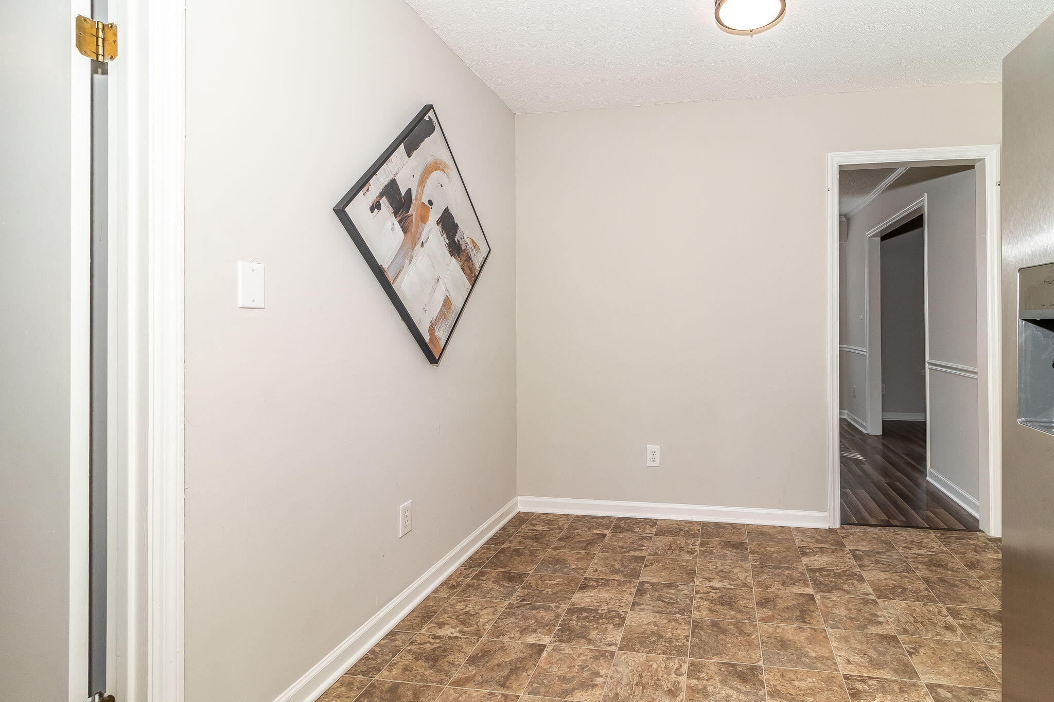 633 RIDGEFIELD Drive