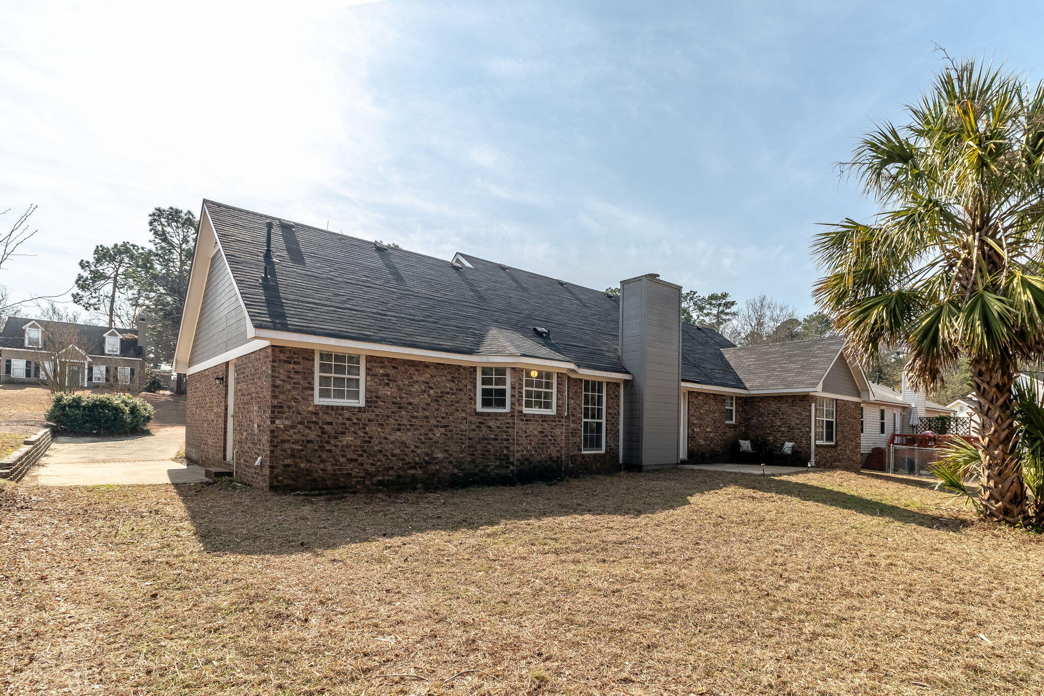 633 RIDGEFIELD Drive