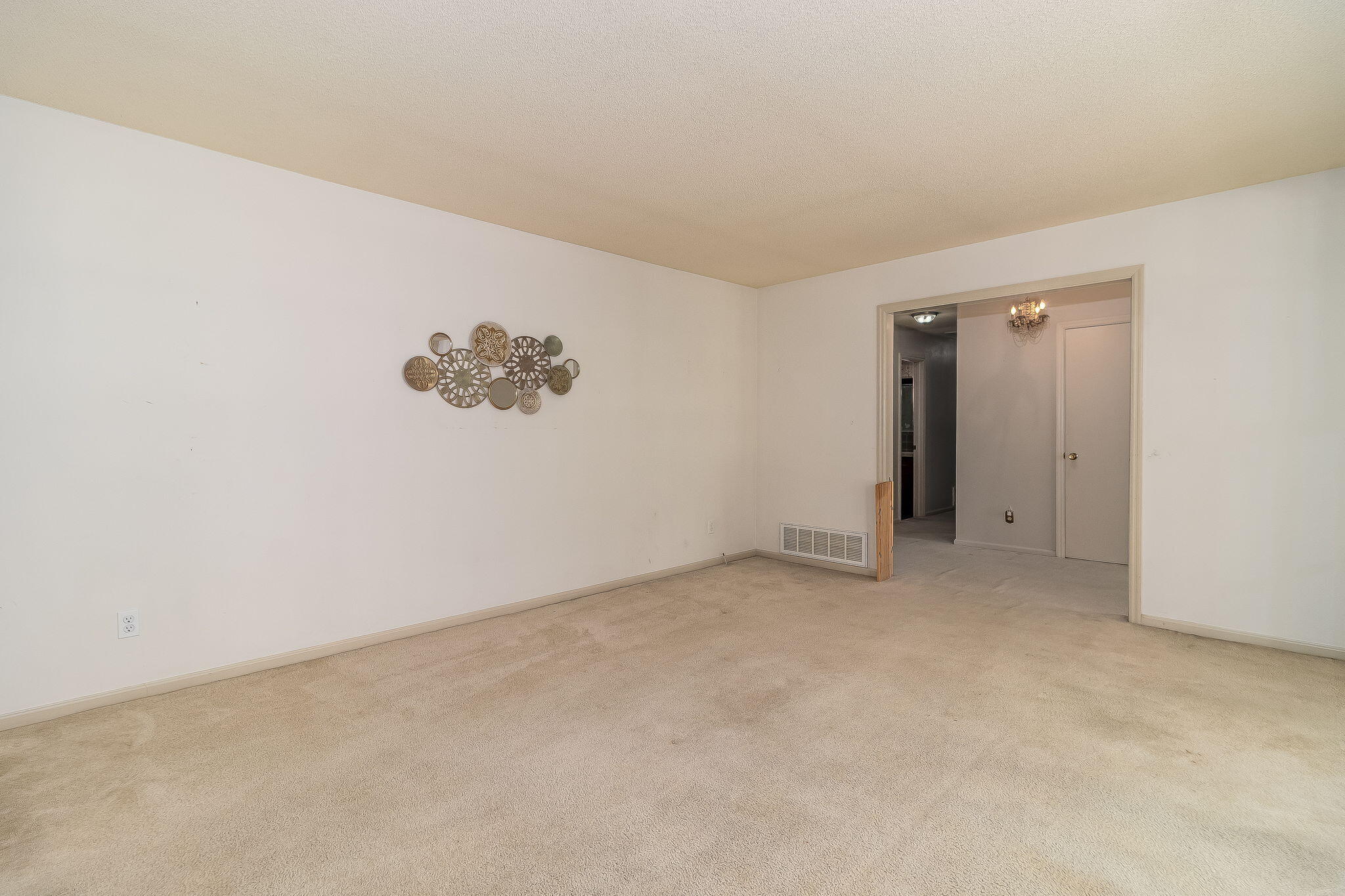 8135 Sir Lancelot Court