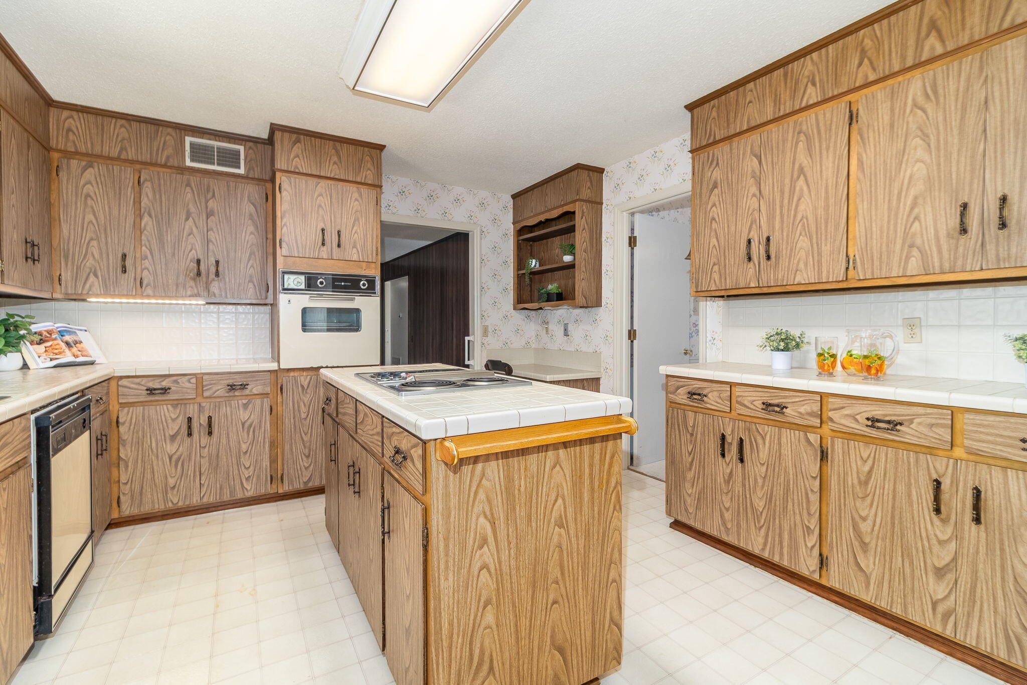 8135 Sir Lancelot Court