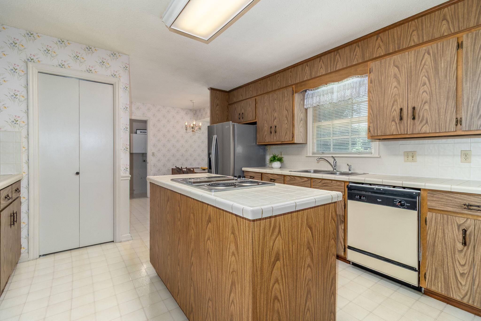 8135 Sir Lancelot Court