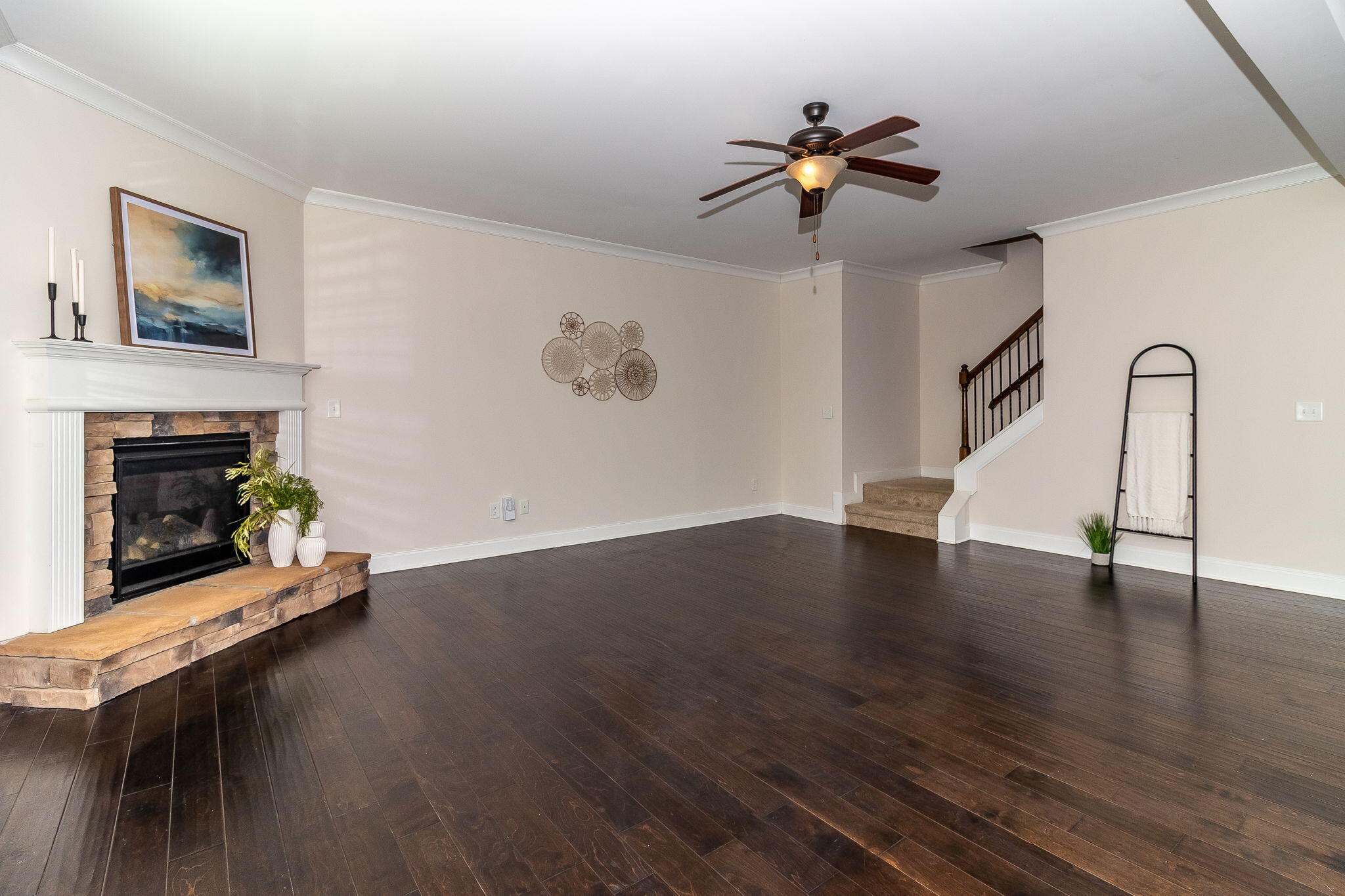 5629 Sunbury Loop