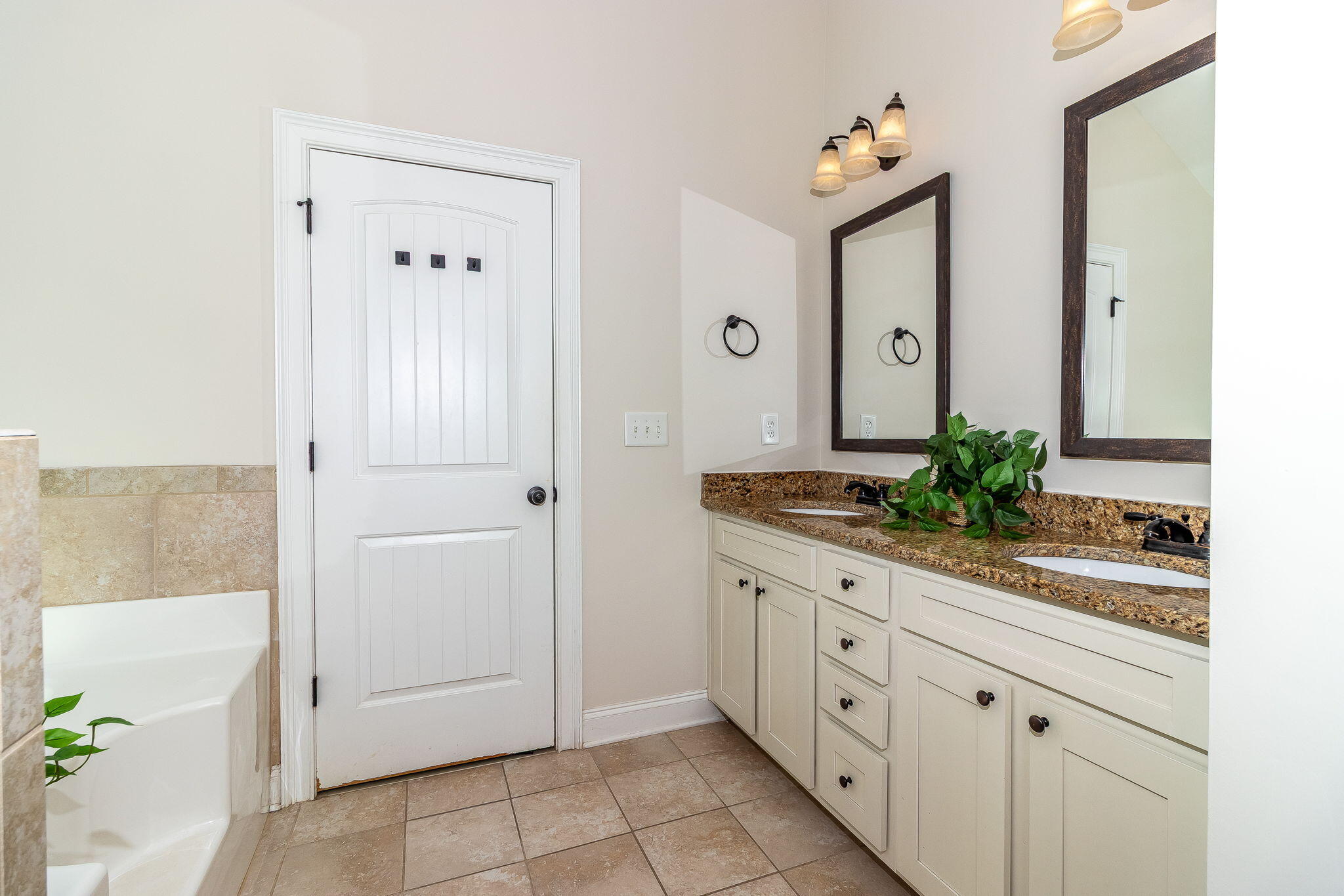 5629 Sunbury Loop