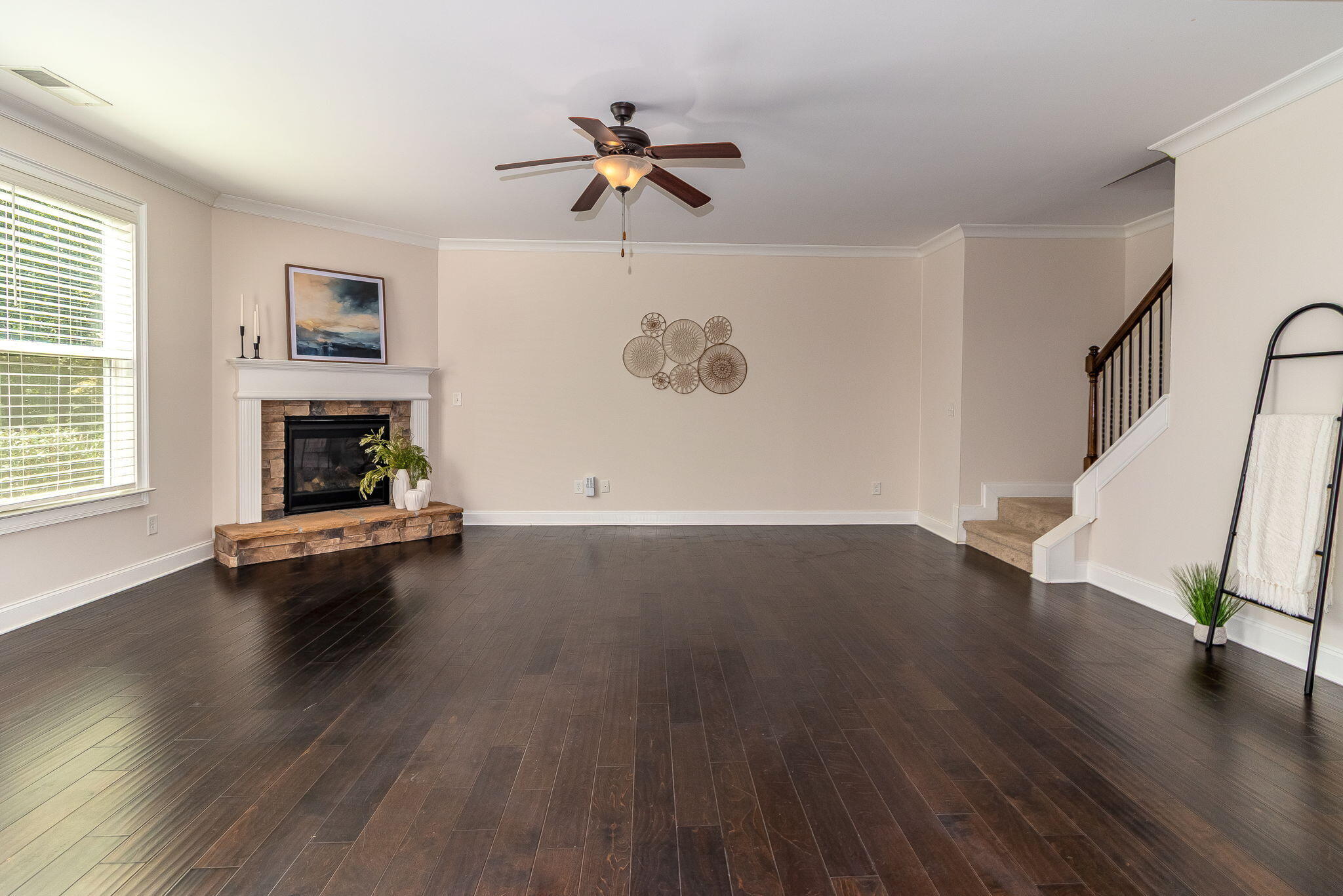 5629 Sunbury Loop
