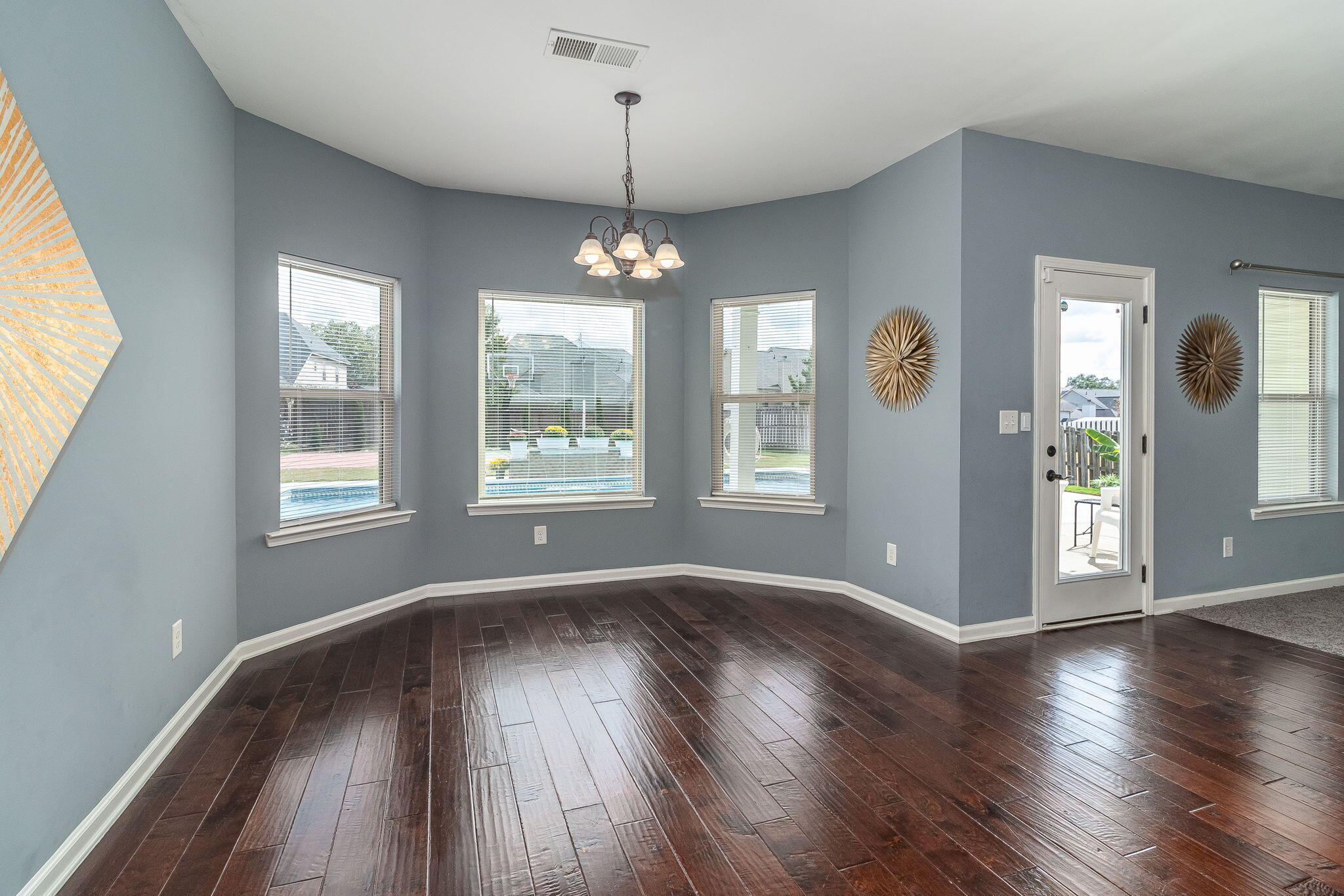 6077 Reynolds Circle