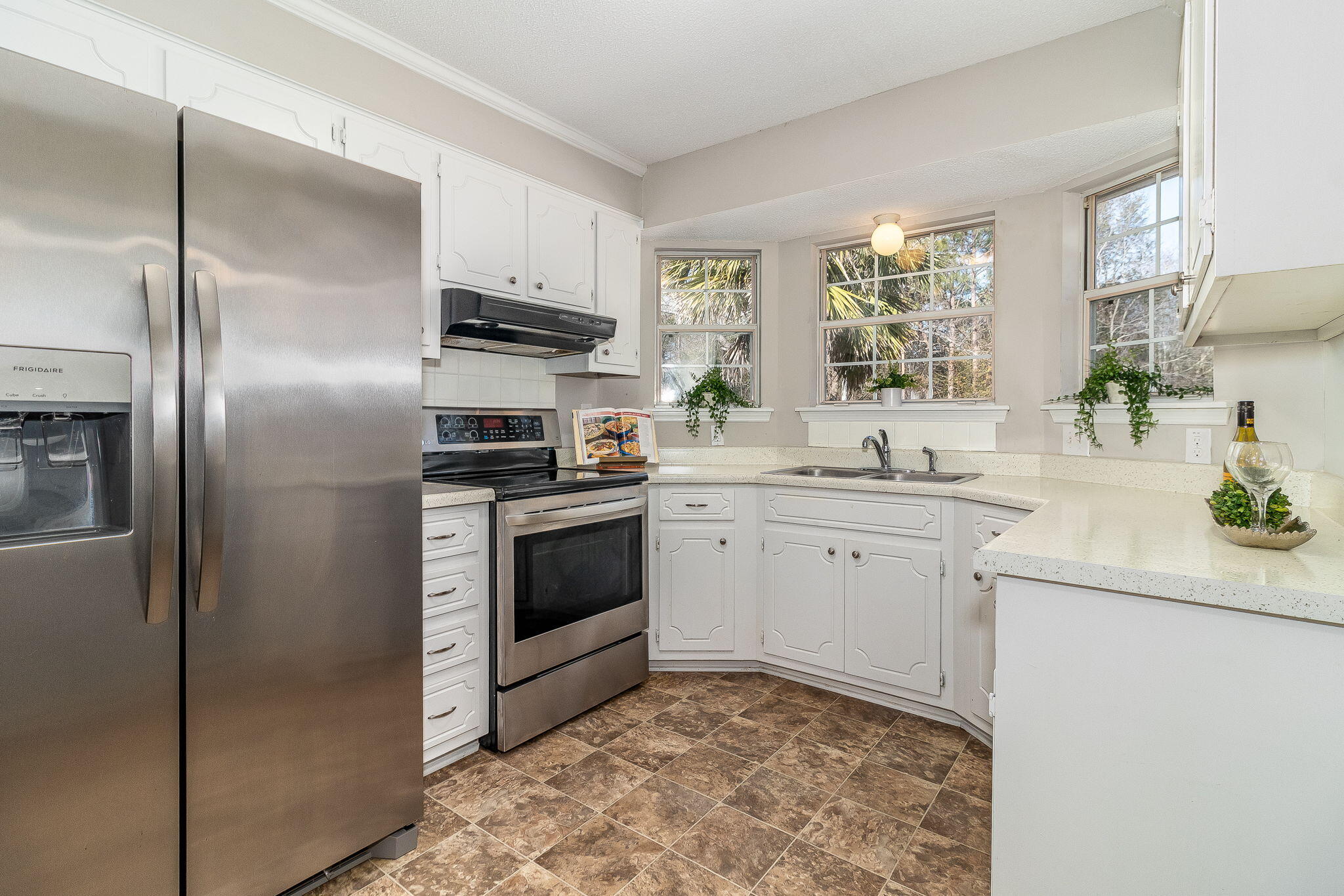 633 Ridgefield Drive