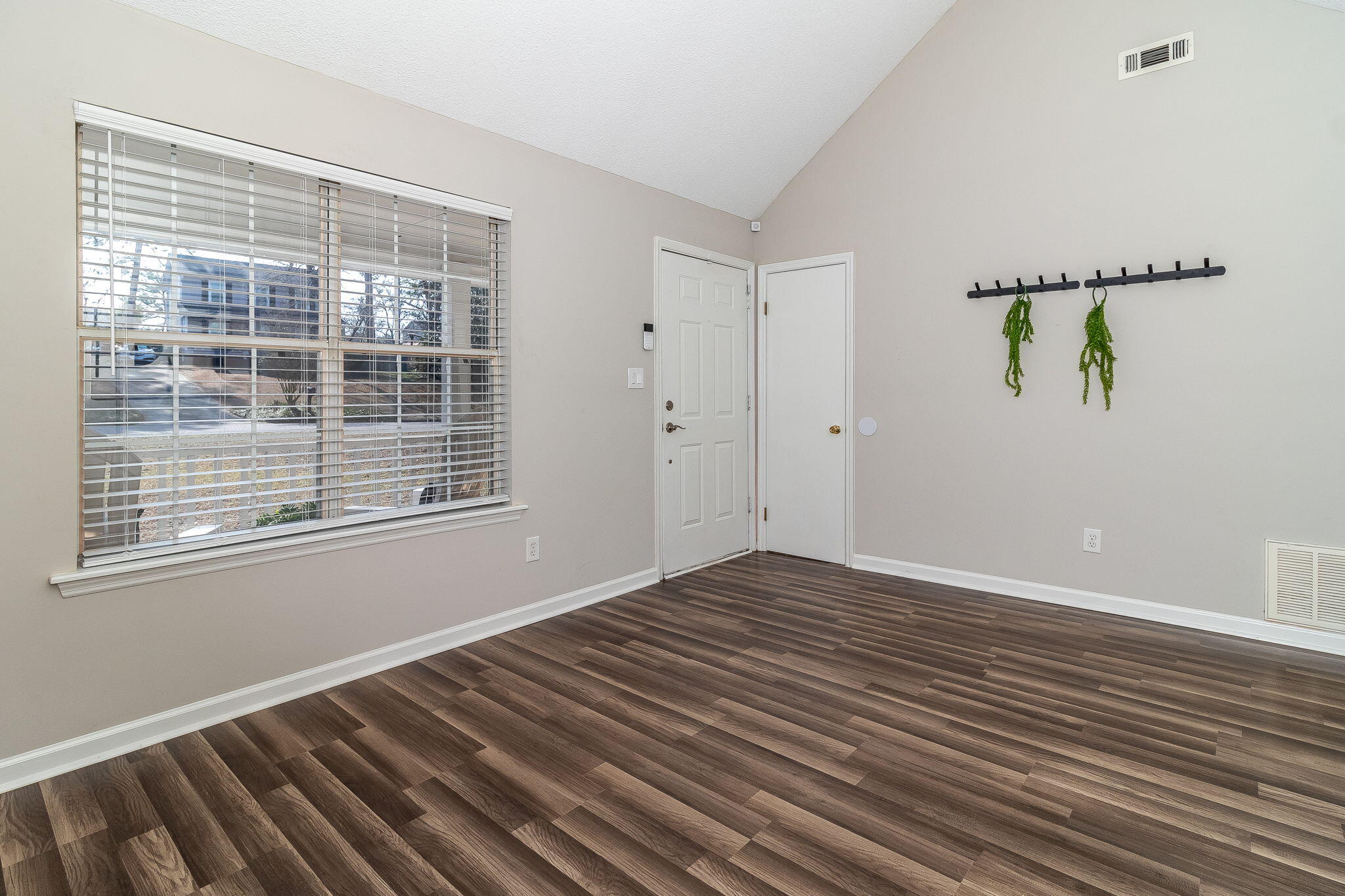 633 Ridgefield Drive
